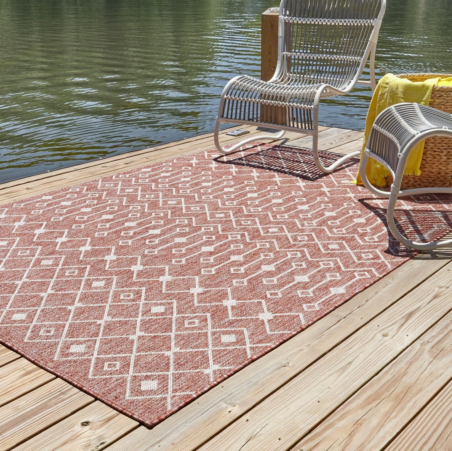 Unique Loom Outdoor Trellis Collection Area Rug - Tribal Trellis (10' x 14' 1" Rectangle, Rust Red/ Ivory)