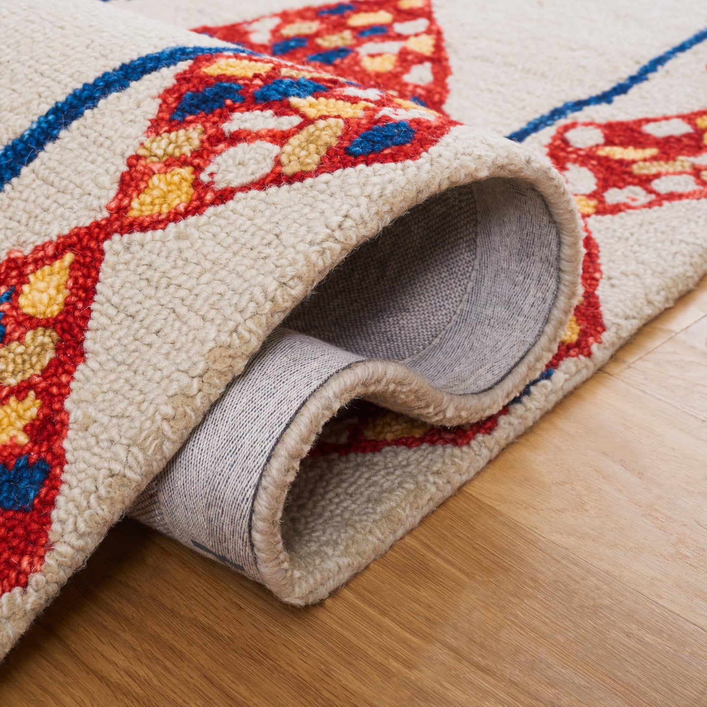 SAFAVIEH Aspen Collection Accent Rug - 2' x 3', Ivory & Multi, Handmade Moroccan Boho Tribal Wool, Ideal for High Traffic Areas in Entryway, Living Room, Bedroom (APN702A)