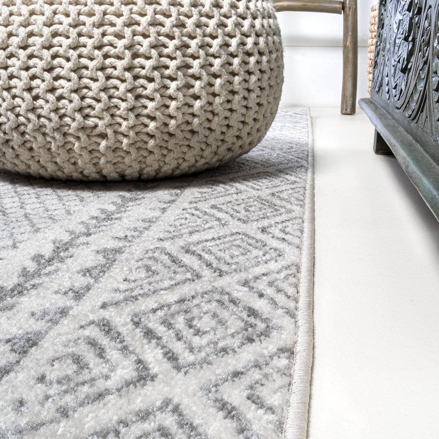 JONATHAN Y Athens Modern Geometric Boho Gray/Cream Indoor Area Rug, 3x5, Moroccan, Farmhouse, Easy-Cleaning for Living Room, Bedroom, Kitchen, Pet Friendly, Non-Shedding (MOH107A-3)