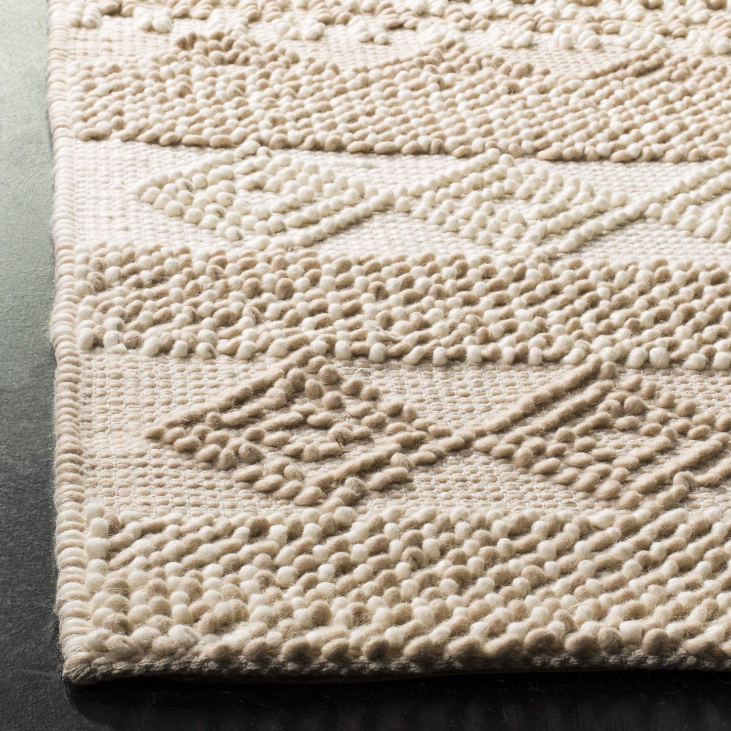 SAFAVIEH Natura Collection Accent Rug - 2' x 3', Beige & Ivory, Handmade Moroccan Boho Tribal Wool & Cotton, Ideal for High Traffic Areas in Entryway, Living Room, Bedroom (NAT102B)