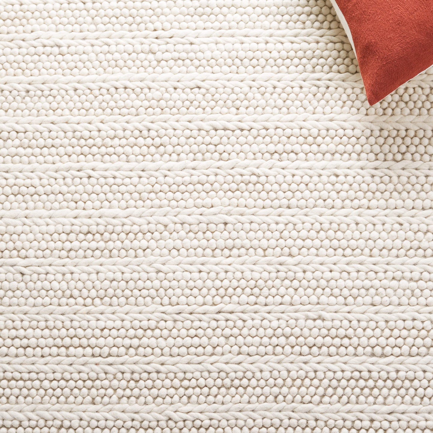 SAFAVIEH Natura Collection Accent Rug - 4' x 6', Ivory, Handmade Flat Weave Wool, Ideal for High Traffic Areas in Entryway, Living Room, Bedroom (NAT280A)