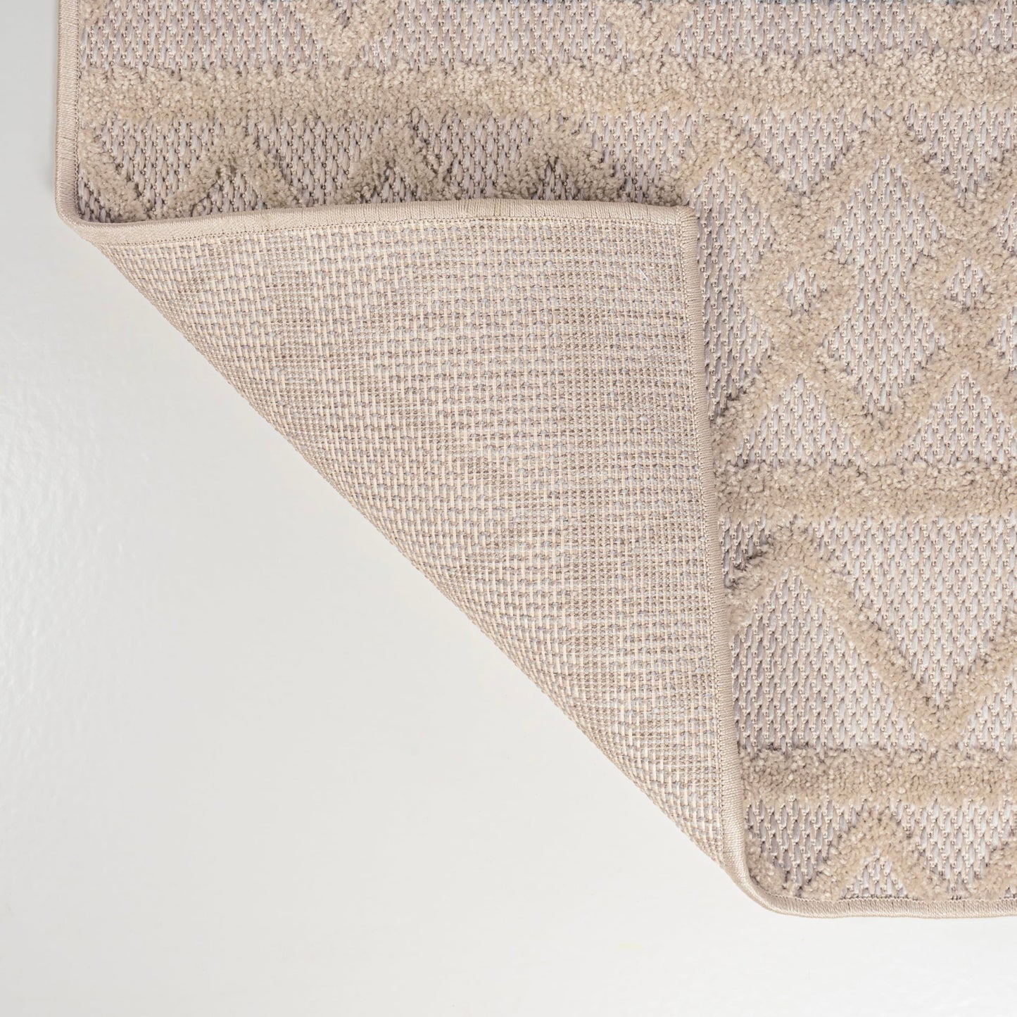 JONATHAN Y Knotted Trellis Geometric Indoor Outdoor Runner Rug 2X8 Beige, Aylan High-Low Pile for Backyard, Patio, Porch, Easy-Cleaning, High Traffic, Pet-Friendly, Non-Shedding (SBH104B-28)