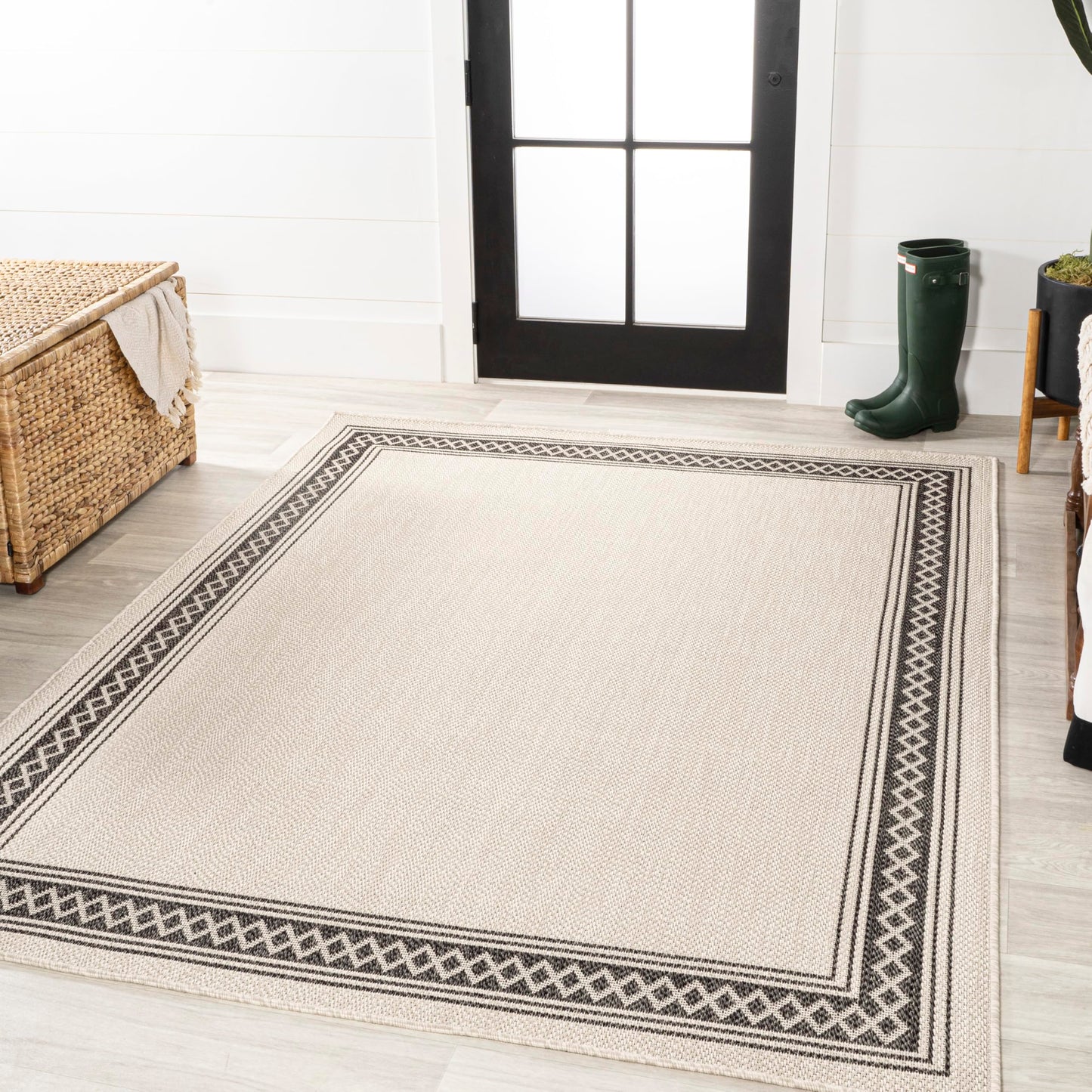 JONATHAN Y Diamond Border Indoor Outdoor Area Rug 4X6 Cream/Black, Lucia Classic for Backyard, Patio, Porch, Easy-Cleaning, High Traffic, Pet-Friendly, Non-Shedding (SMB207B-4)