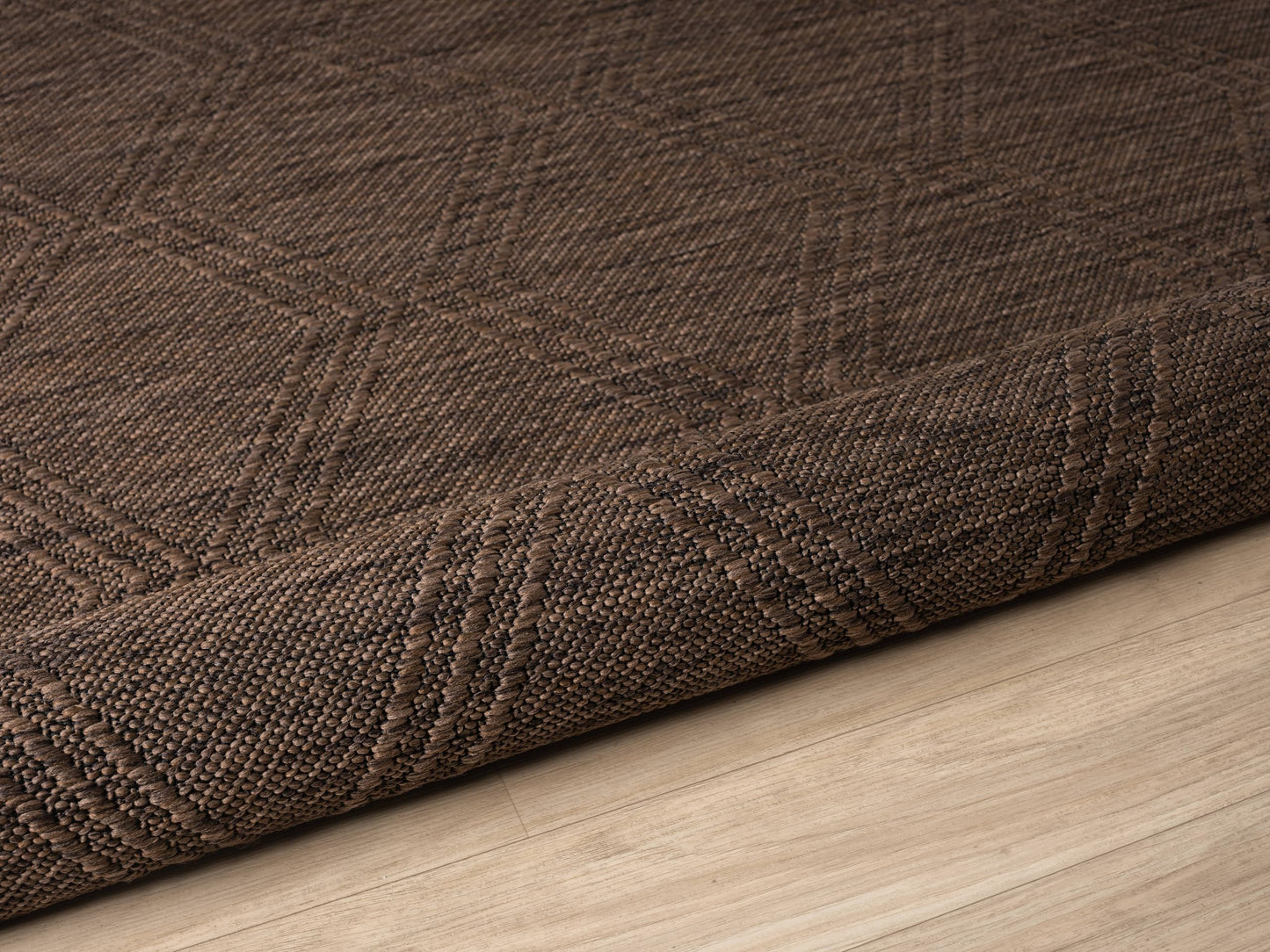 RUGGERRUGS Darla Textured Foldable Indoor Outdoor Rug, 8x10, Weather Resistant, Easy Clean, UV Resistant, Lightweight Contemporary Geometric Patio Carpet for Porch, Deck, Living Room (8'x10', Brown)