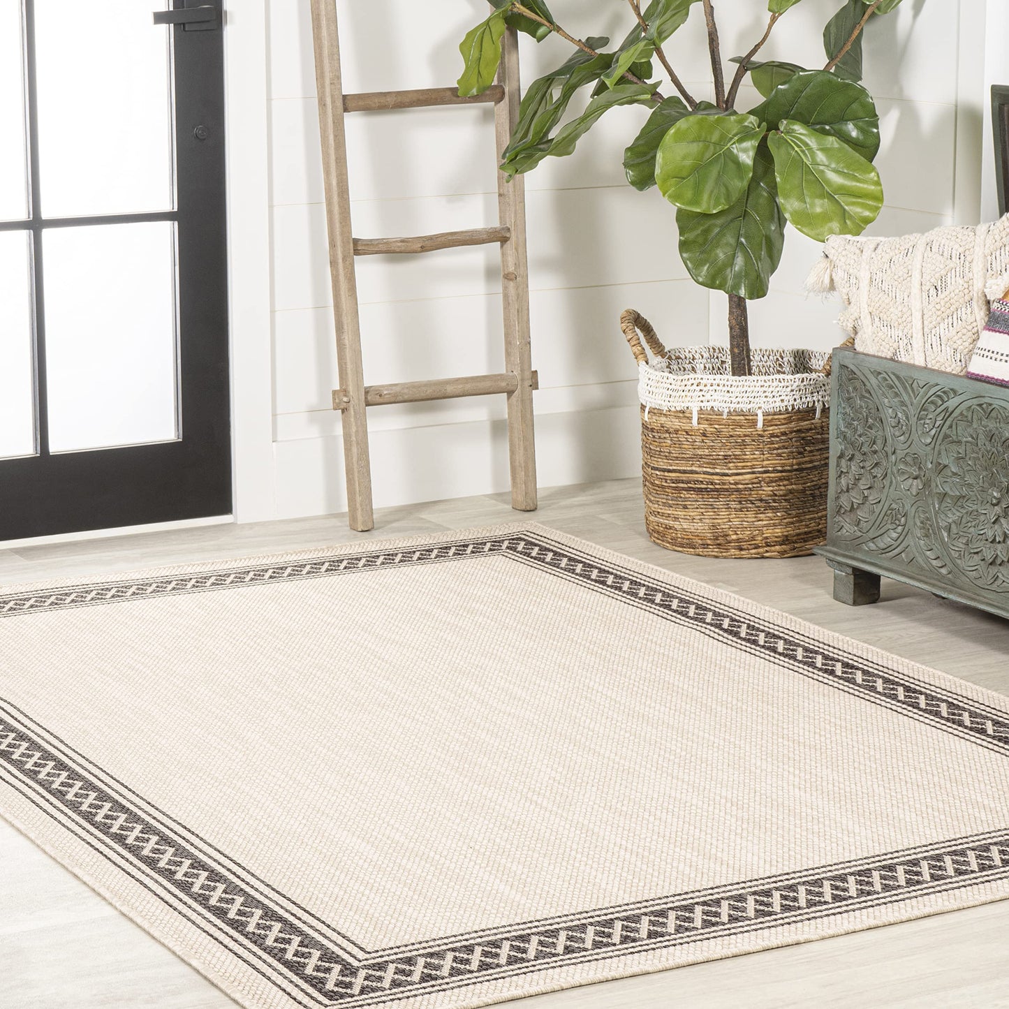 JONATHAN Y Diamond Border Indoor Outdoor Area Rug 4X6 Cream/Black, Lucia Classic for Backyard, Patio, Porch, Easy-Cleaning, High Traffic, Pet-Friendly, Non-Shedding (SMB207B-4)