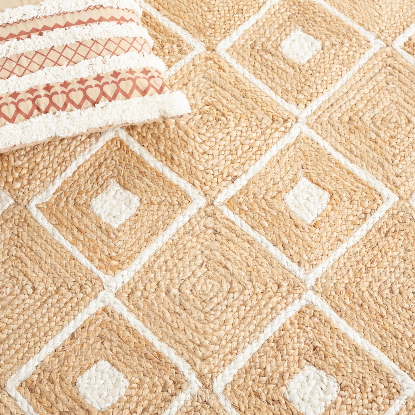 SAFAVIEH Natural Fiber Collection Area Rug - 3' x 5', Natural & Ivory, Flat Weave Farmhouse Boho Jute, Ideal for The Living Room, Bedroom, Dining Room (NF893A-3)