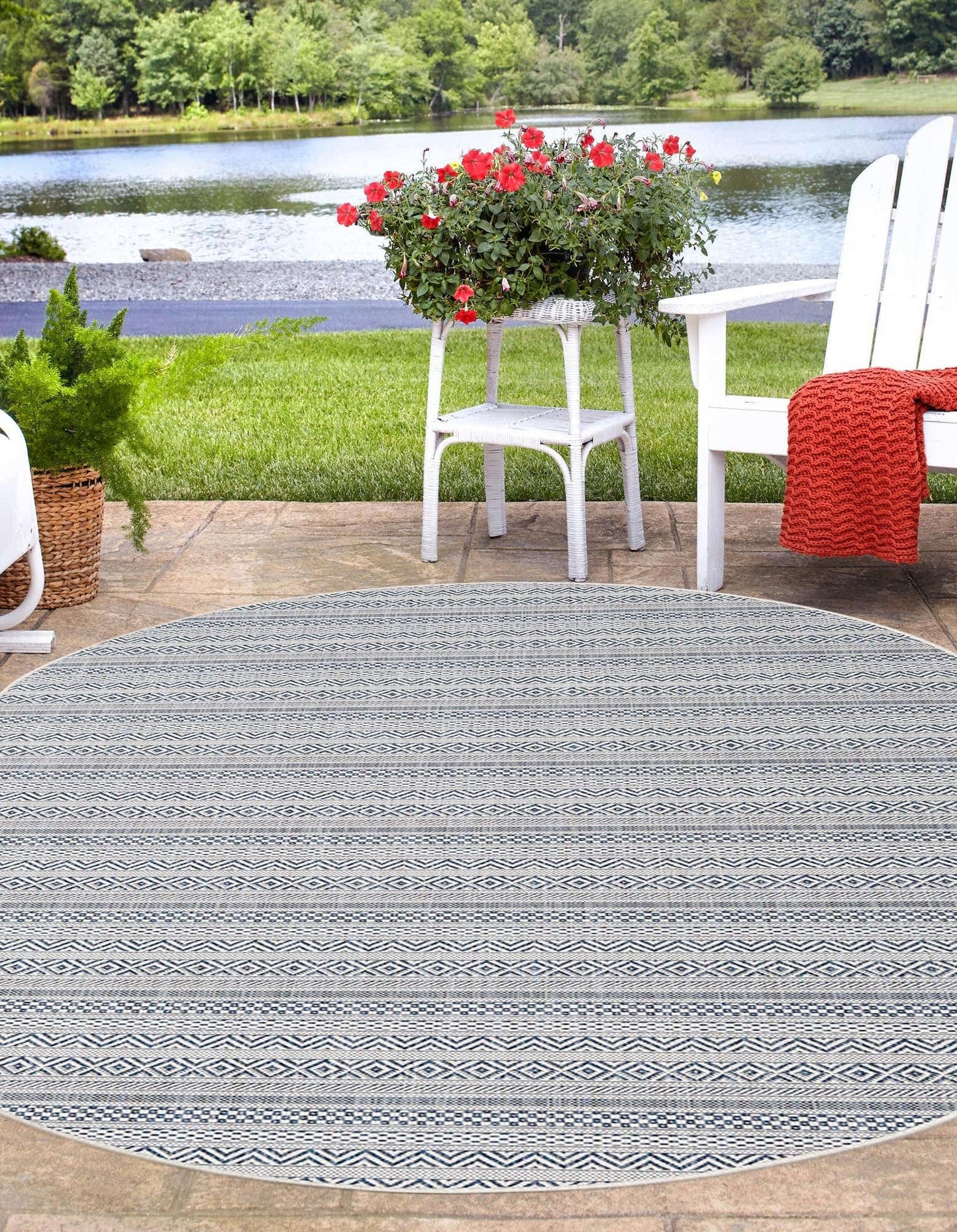 Unique Loom Outdoor Striped Collection Area Rug - Maia (3' 3" x 5' 3" Oval, Light Blue/Ivory)