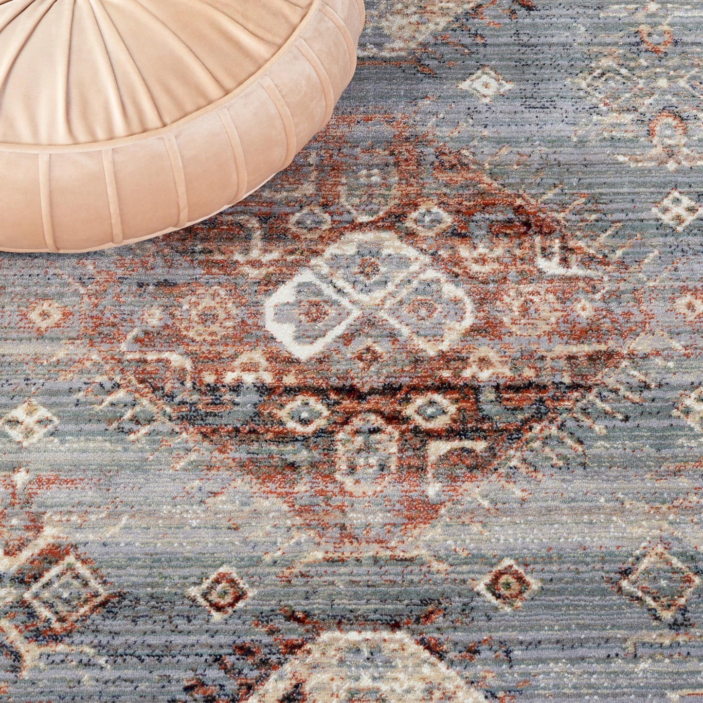 SAFAVIEH Persian Collection Area Rug - 5'3" x 7'7", Grey & Cream, Rustic Boho Oriental Fringe Design, Non-Shedding & Easy Care, Ideal for High Traffic Areas in Living Room, Bedroom (VTP669F)