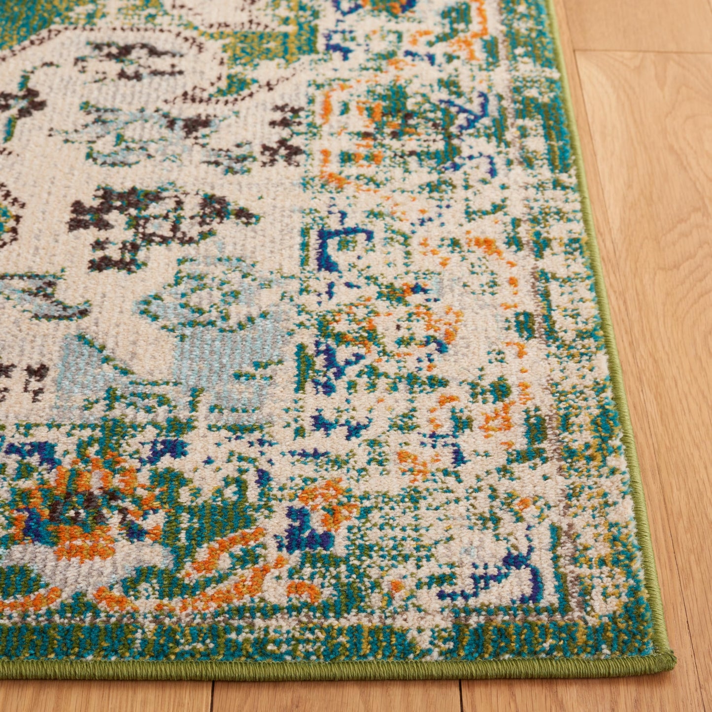 SAFAVIEH Madison Collection Area Rug - 6' x 9', Green & Aqua, Boho Medallion Distressed Design, Non-Shedding & Easy Care, Ideal for High Traffic Areas in Living Room, Bedroom, Dining (MAD452Y-6)