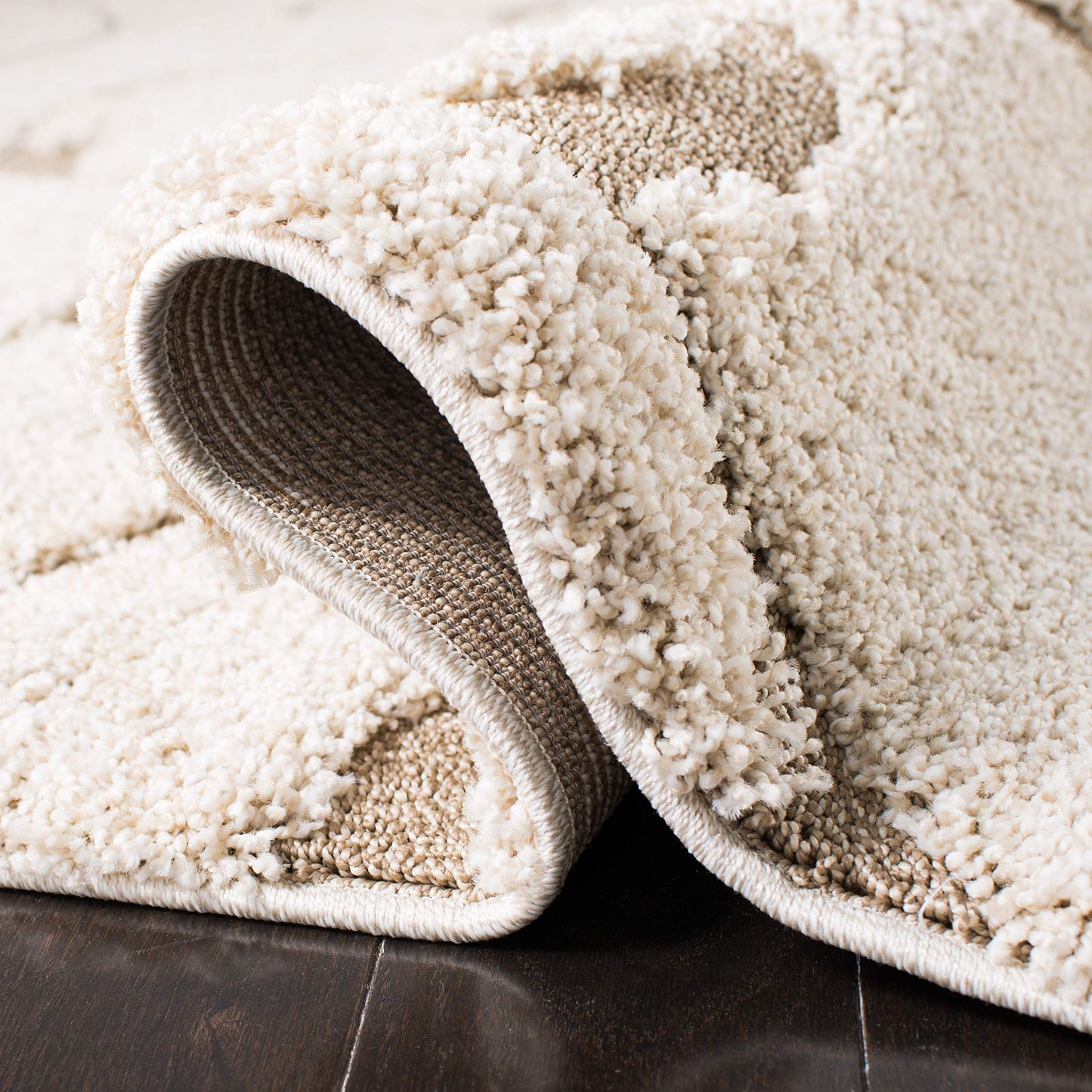 SAFAVIEH Florida Shag Collection Area Rug - 5'3" x 7'6", Cream & Beige, Scroll Design, Non-Shedding & Easy to Clean, High-Low Plush Pile, Ideal for Living Room, Bedroom, Dining Space (SG455-1113)