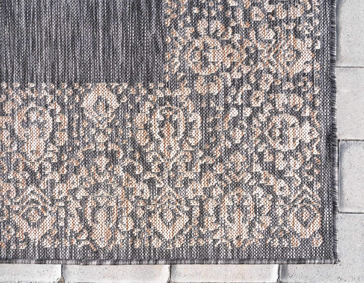 Unique Loom Outdoor Border Collection Area Rug - Floral Border (6' 1" x 9' Rectangle, Charcoal Gray/ Beige)