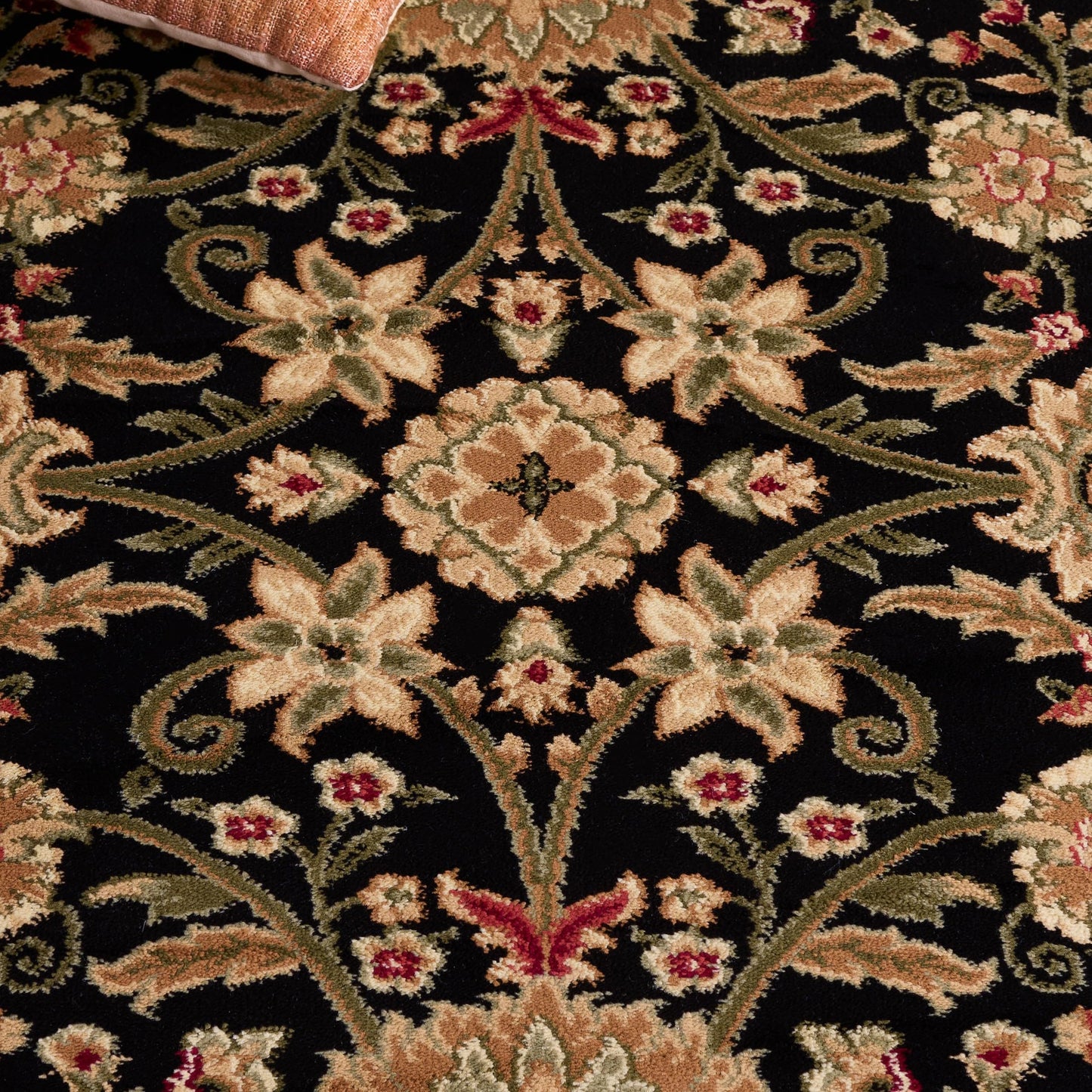 SAFAVIEH Lyndhurst Collection Area Rug - 5'3" x 7'6", Black & Red, Traditional Oriental Design, Non-Shedding & Easy Care, Ideal for High Traffic Areas in Living Room, Bedroom (LNH212G)