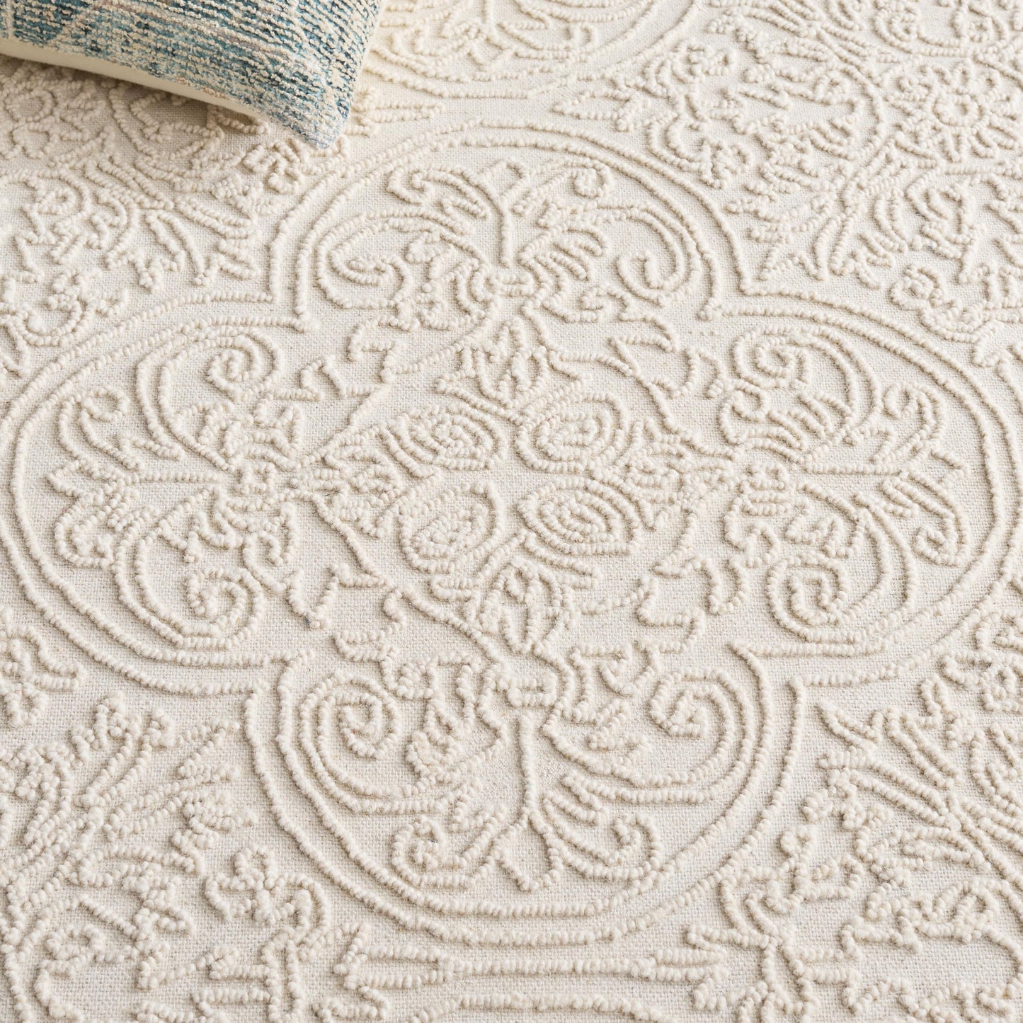SAFAVIEH Area Rug 8x10 - Trace Collection - Large - Ivory, Handmade Wool, Ideal for Living Room, Bedroom, Office, Dining Space (TRC101C)