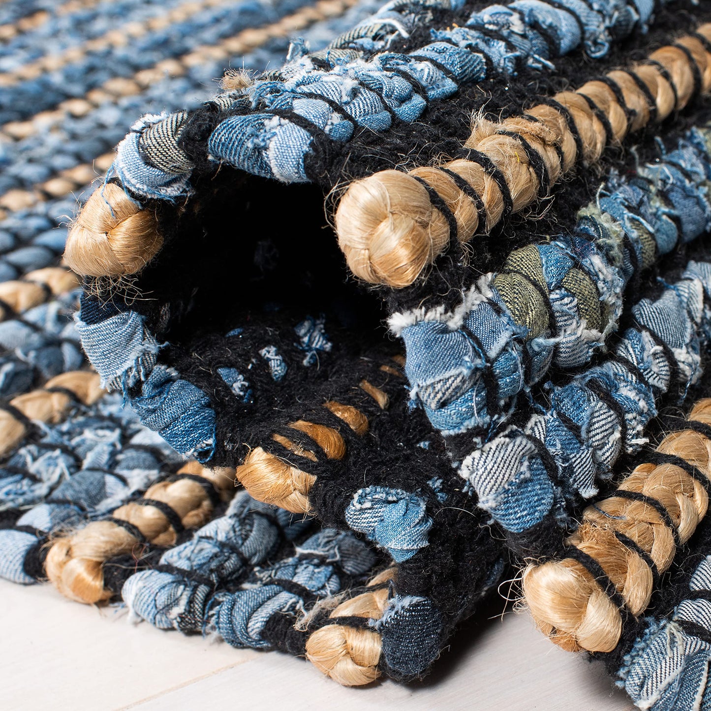 SAFAVIEH Cape Cod Collection Area Rug - 10' Square, Blue & Natural, Handmade Flat Weave Braided Jute & Cotton, Ideal for High Traffic Areas in Living Room, Bedroom (CAP363A)