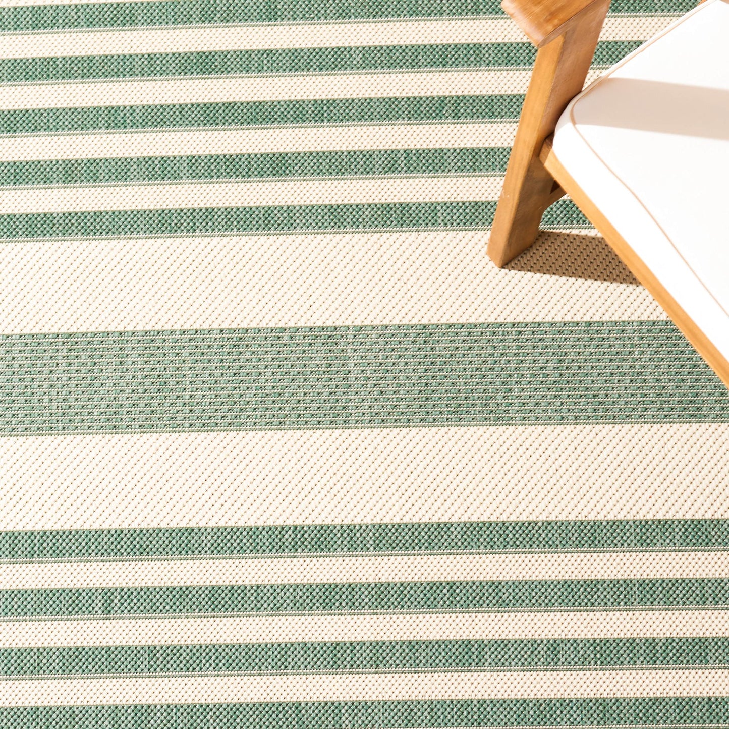 SAFAVIEH Courtyard Collection 2'7" x 5' Beige/Dark Green CY6062 Stripe Indoor/ Outside Waterproof Easy cleansingPatio Backyard Mudroom Area Mat