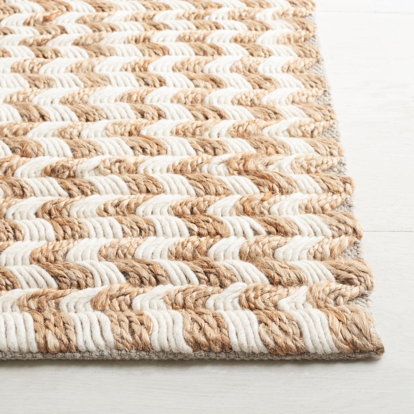 SAFAVIEH Natural Fiber Collection Area Rug - 4' x 6', Natural & Ivory, Handmade Jute & Wool, Ideal for The Living Room, Bedroom, Dining Room (NF513A-4)