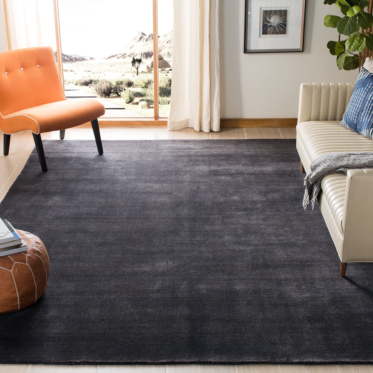 SAFAVIEH Area Rug 8x10 - Himalaya Collection - Large - Black, Handmade Wool, Ideal for Living Room, Bedroom, Office, Dining Space (HIM820Z)