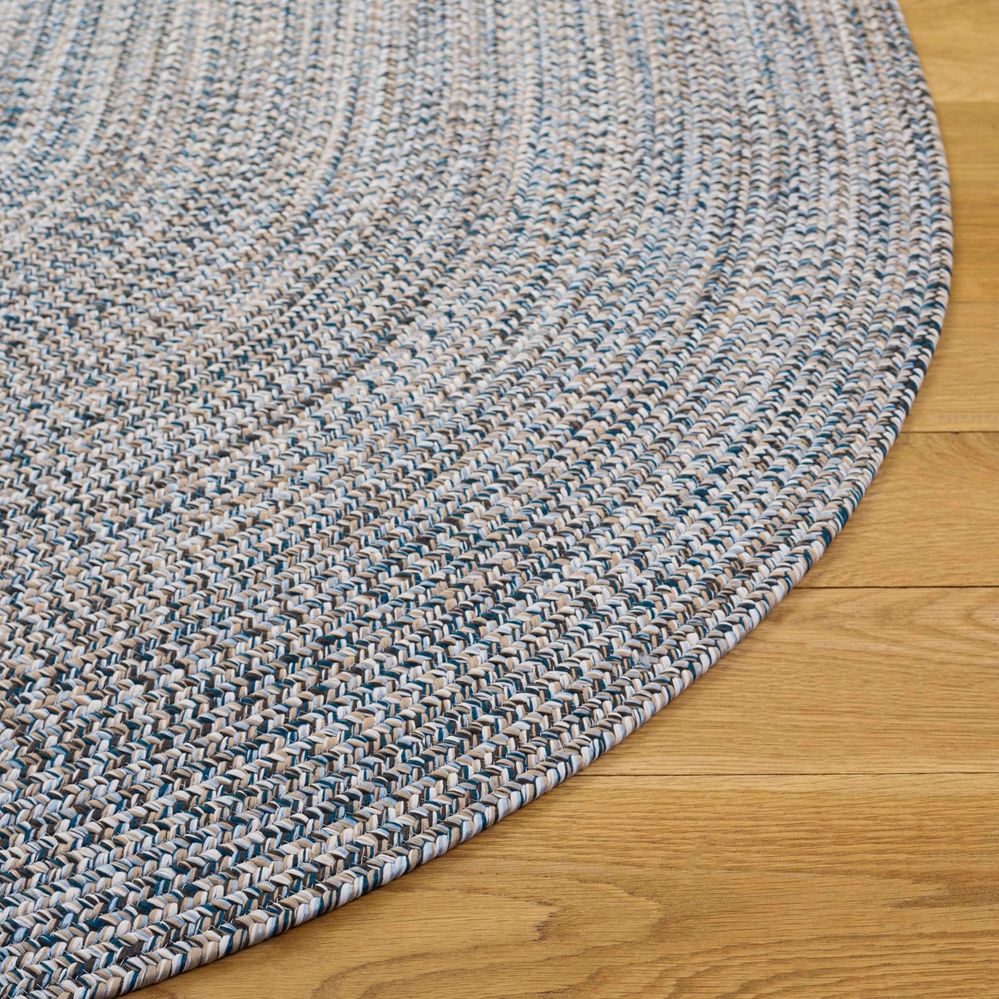 SAFAVIEH Braided Collection Area Rug - 6' x 9' Oval, Navy & Beige, Handmade, Ideal for Living Room, Bedroom, Dining Space (BRD376N)