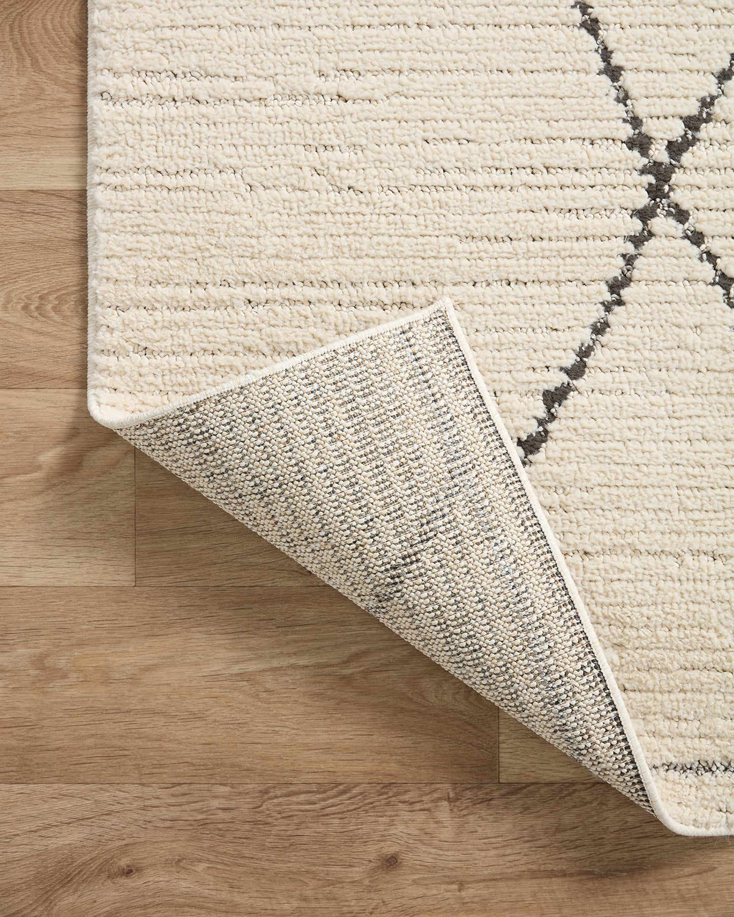 Loloi Fabian Collection FAB-02 Ivory/Charcoal 5'-3" x 7'-6" Area Rug