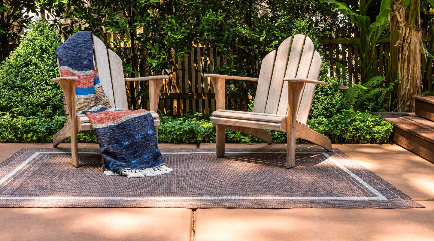 Unique Loom Outdoor Border Collection Area Rug - Soft Border (6' 1" x 9' Rectangle, Brown/ Ivory)