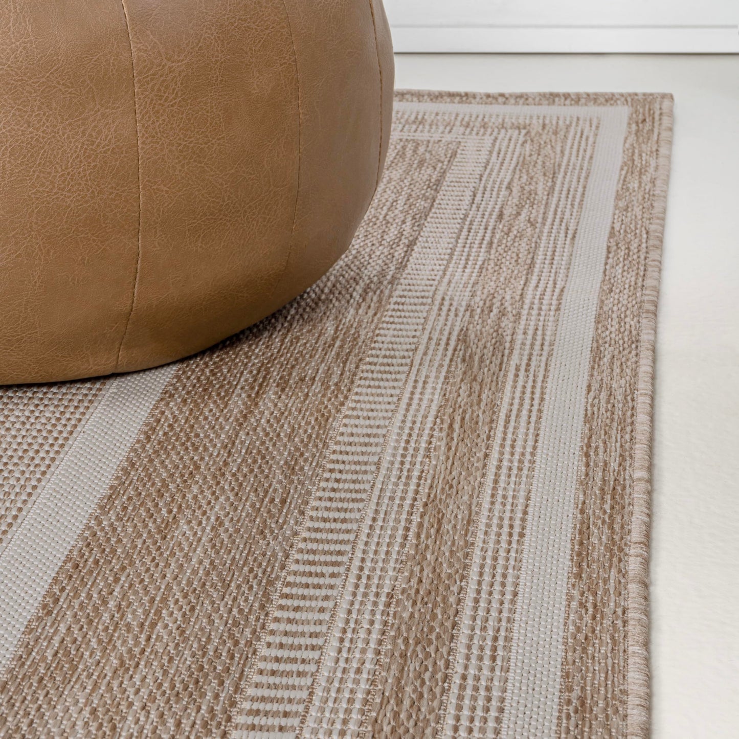 JONATHAN Y Border Stripe Indoor Outdoor Area Rug 4X6 Beige/Cream, Beckett Classic Casual for Backyard, Patio, Porch, Easy-Cleaning, High Traffic, Pet-Friendly, Non-Shedding (TSN208A-4)