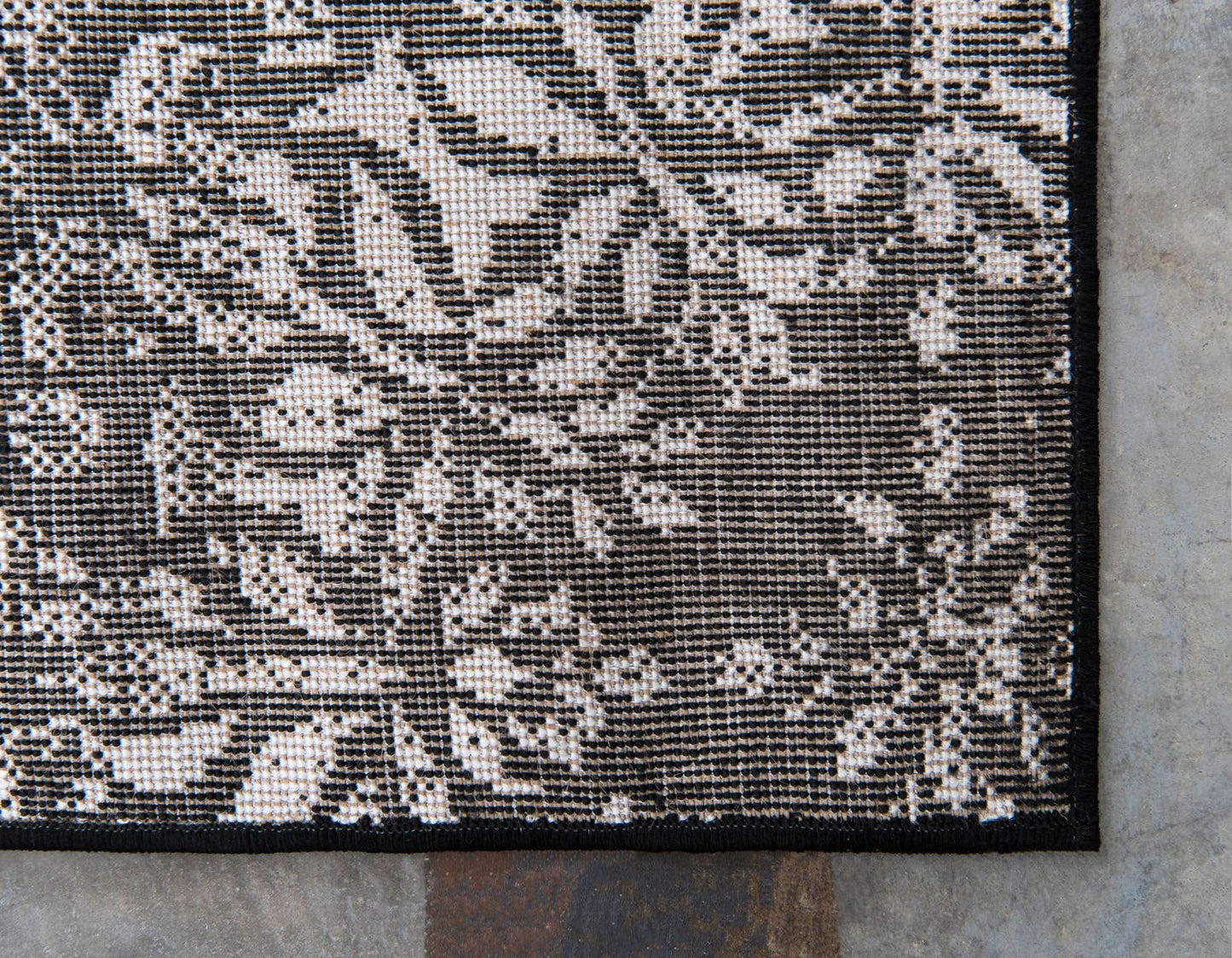 Unique Loom Sofia Collection Area Rug - Grand (4' 1" x 6' 1" Rectangle, Black/ Ivory)