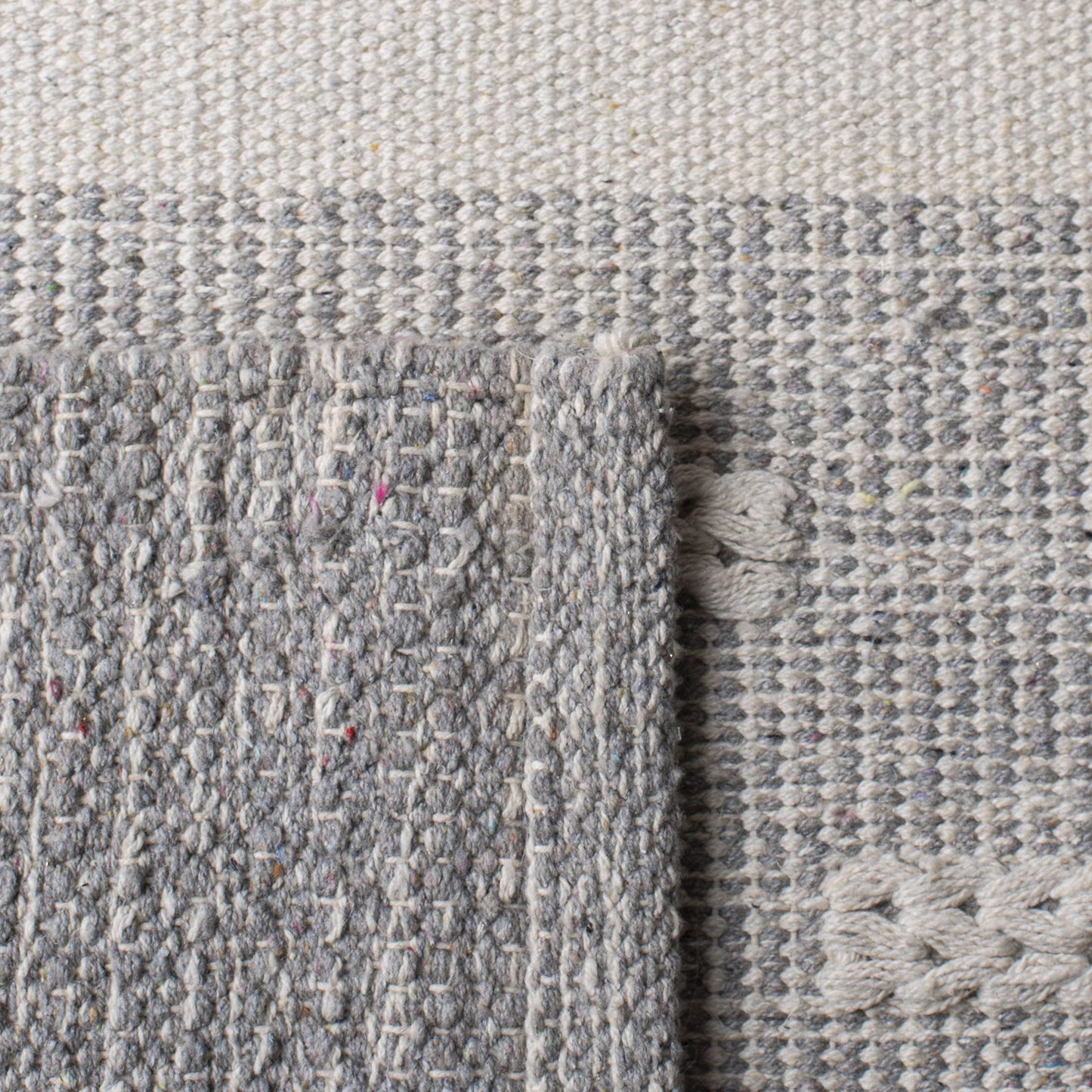 SAFAVIEH Striped Kilim Collection Area Rug - 9' Square, Ivory & Grey, Handmade Flat Weave Cotton, Ideal for High Traffic Areas in Living Room, Bedroom (STK519A)