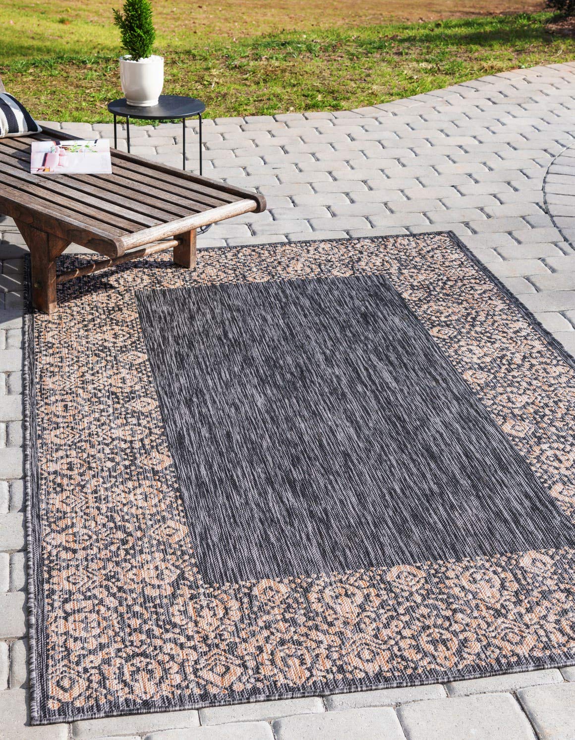 Unique Loom Outdoor Border Collection Area Rug - Floral Border (6' 1" x 9' Rectangle, Charcoal Gray/ Beige)