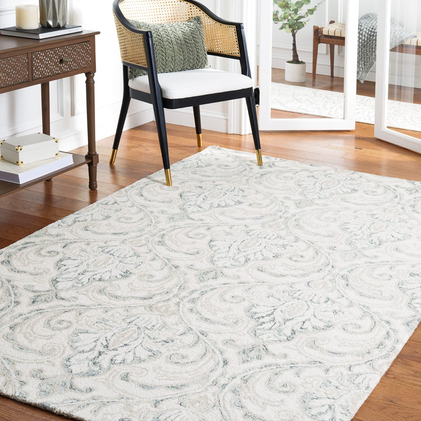 SAFAVIEH Micro-Loop Collection Area Rug - 5' x 8', Ivory & Grey, Handmade Wool, Ideal for High Traffic Areas in Living Room, Bedroom (MLP532F)