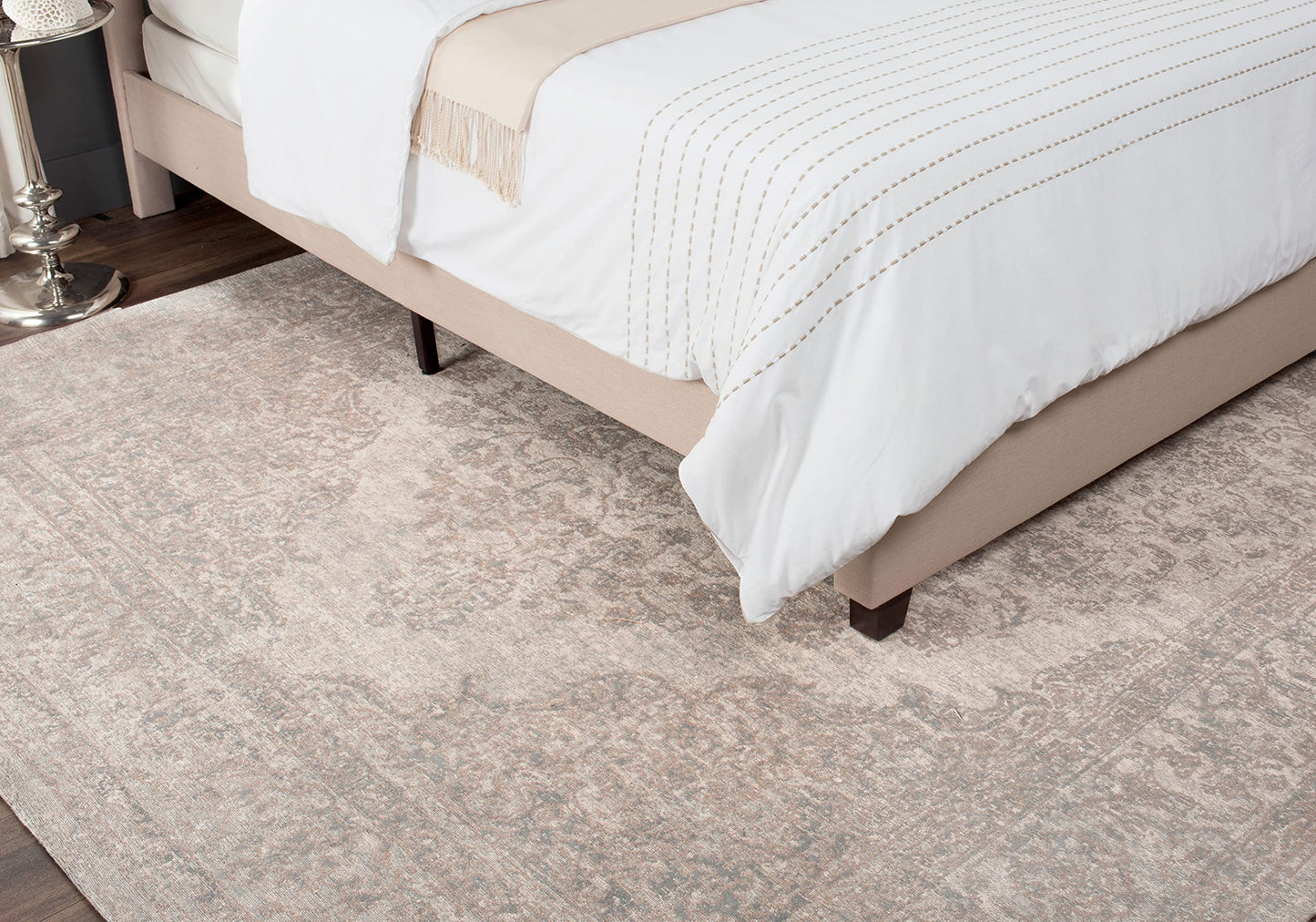 SAFAVIEH Classic Vintage Collection Area Rug - 8' x 10', Beige, Oriental Medallion Cotton Design, Easy Care, Ideal for High Traffic Areas in Living Room, Bedroom (CLV121A)