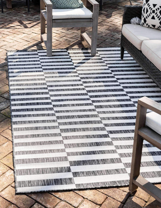 Unique Loom Outdoor Striped Collection Area Rug - Striped (5' 1" x 8' Rectangle, Charcoal/Ivory)