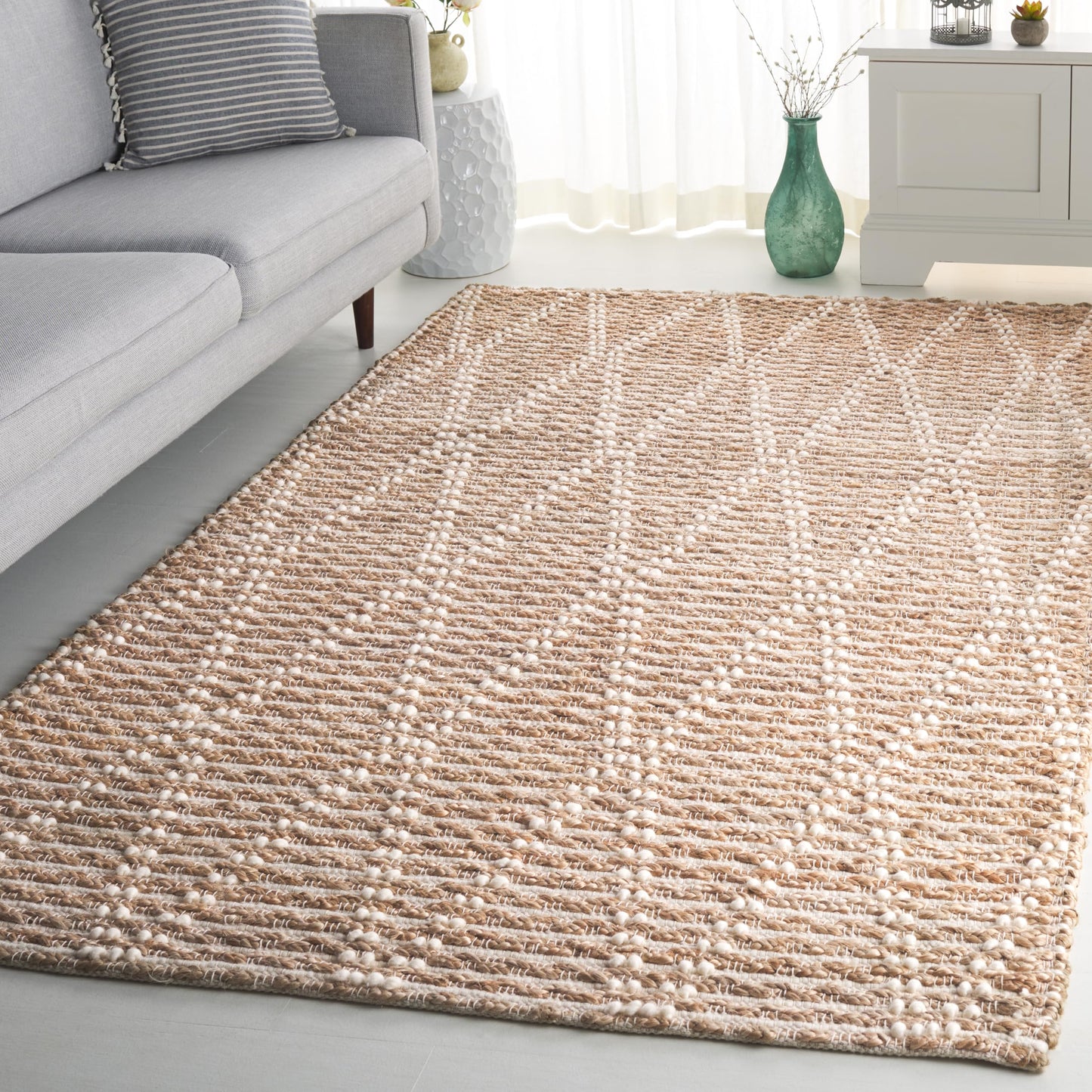 SAFAVIEH Natural Fiber Collection Area Rug - 4' x 6', Natural & Ivory, Rustic Farmhouse Style, Handmade Jute, Ideal for The Living Room, Bedroom, Dining Room (NF877A-4)