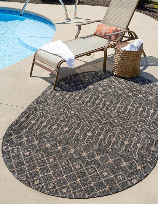 Unique Loom Outdoor Trellis Collection Area Rug - Tribal Trellis (3' 3" x 5' 3" Oval, Charcoal Gray/ Natural)