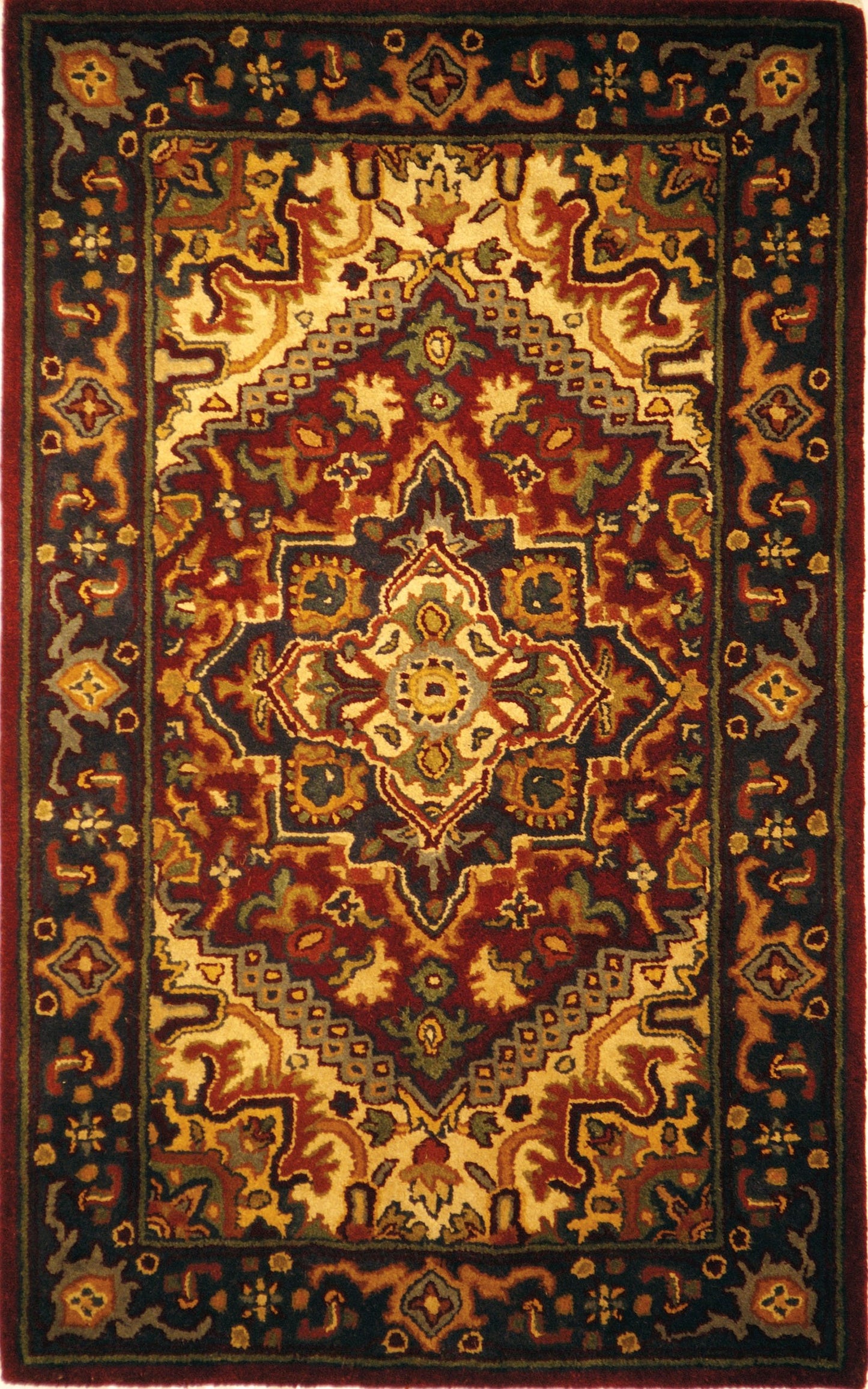 SAFAVIEH Area Rug 4x6 - Heritage Collection - Red, Handmade Wool, Traditional Oriental Medallion Design, Ideal for Living Room, Bedroom, Dining Space (HG625A)