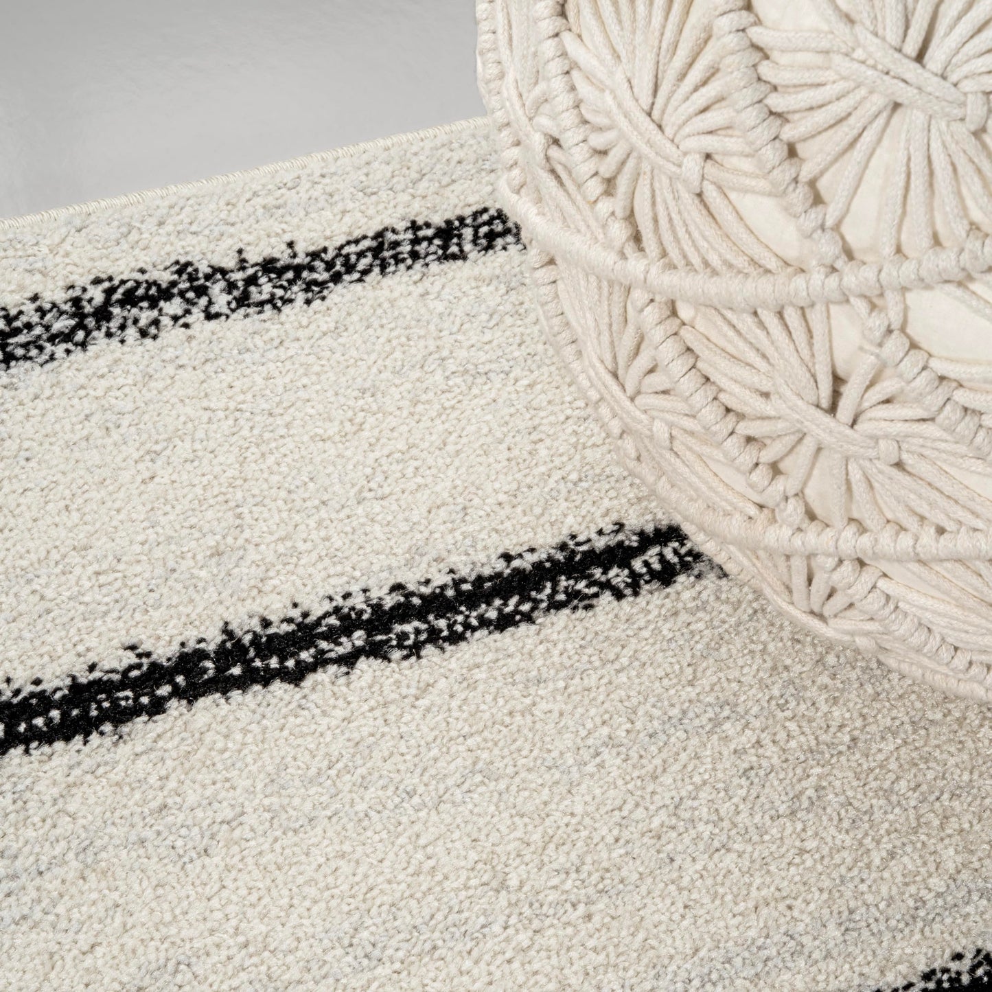 JONATHAN Y Williamsburg Minimalist Stripe Cream/Black Indoor Area Rug, 5x8, Contemporary, Modern, Easy-Cleaning for Living Room, Bedroom, Kitchen, Pet Friendly, Non-Shedding (MOH201D-5)
