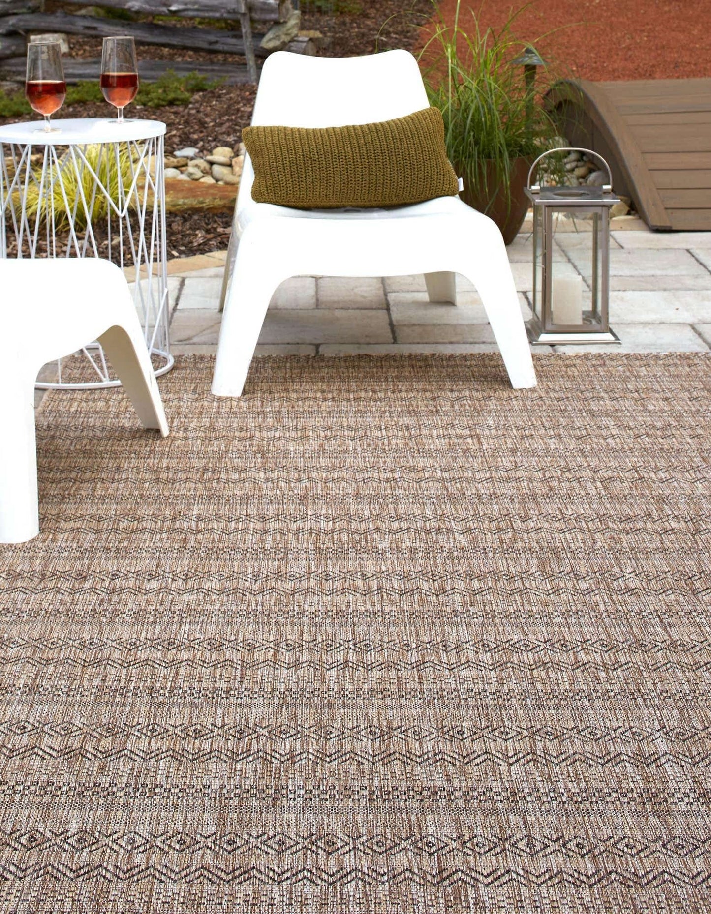 Unique Loom Outdoor Striped Collection Area Rug - Maia (10' x 14' 1" Rectangle, Natural/Black)