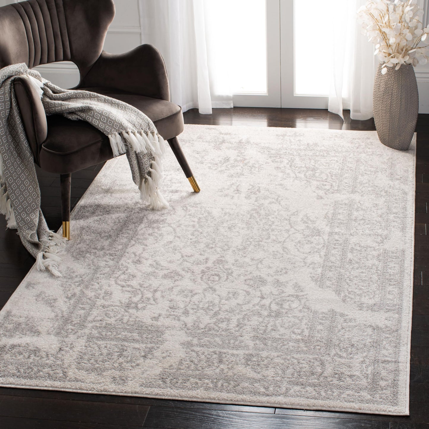 SAFAVIEH Adirondack Collection Accent Rug - 3' x 5', Ivory & Silver, Oriental Distressed Design, Non-Shedding & Easy Care, Ideal for High Traffic Areas in Entryway, Living Room, Bedroom (ADR101B)