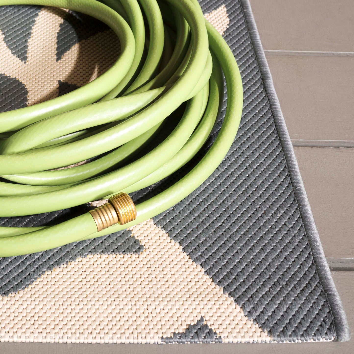 SAFAVIEH Courtyard Collection 2'3" x 12' Anthracite/Beige CY7321 Indoor/ Outdoor Waterproof Easy Cleaning Patio Backyard Mudroom Runner Rug