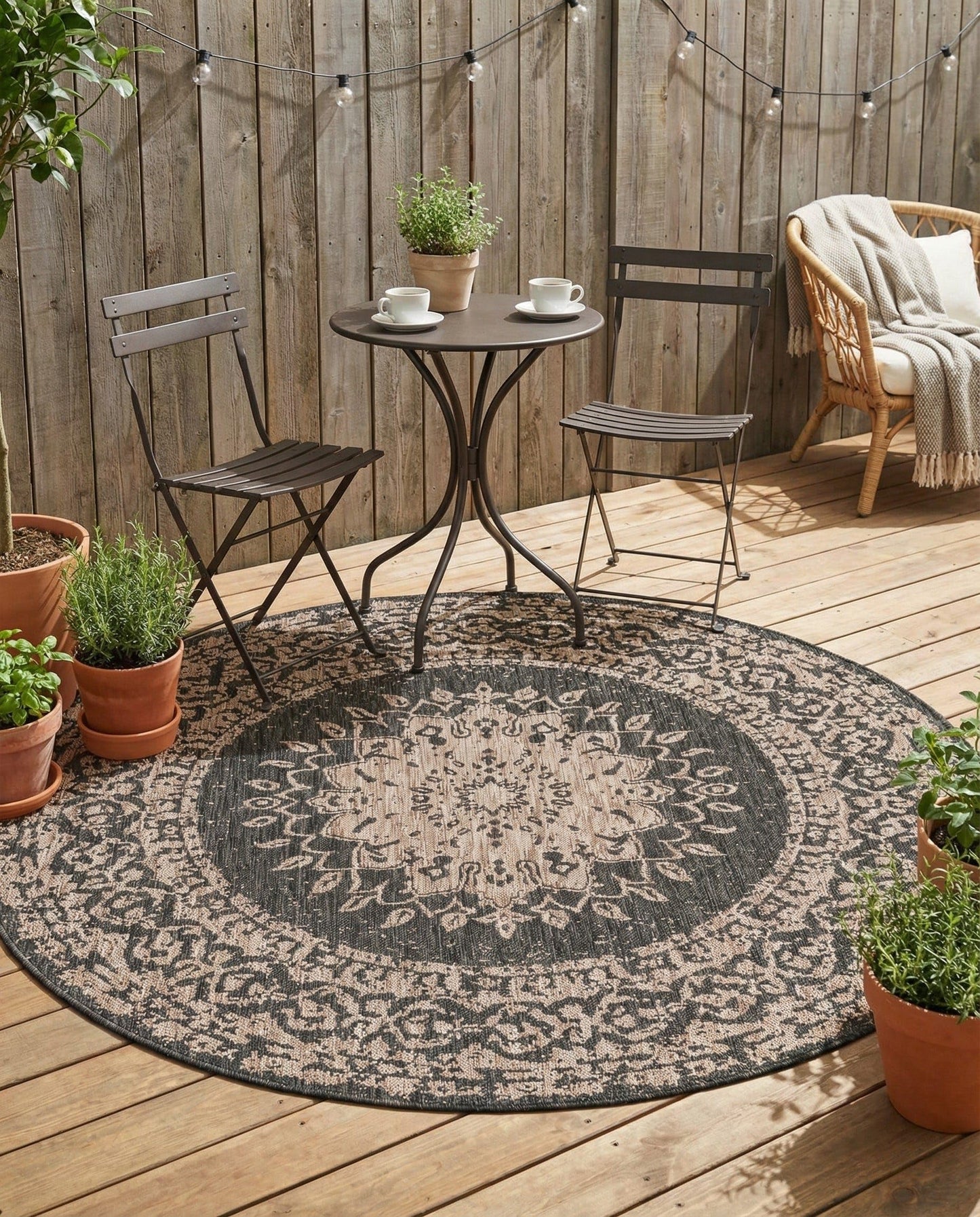 Rugs.com Outdoor Traditional Collection Rug – 6 Ft Round Black Flatweave-Pile Rug Perfect for Kitchens, Dining Rooms