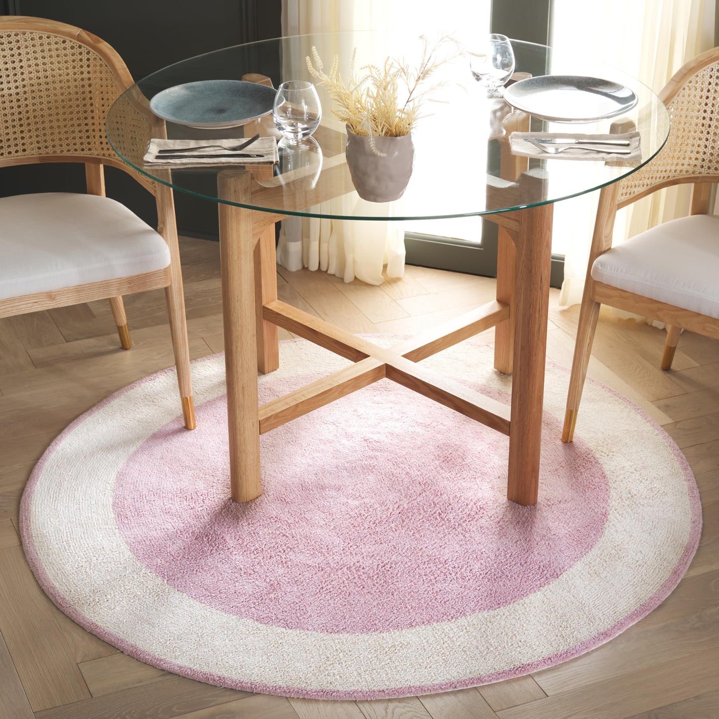 SAFAVIEH Washable Rug Easy Care Collection - 4' Round, Ivory & Pink, Handmade Cotton, Easy to Clean, Ideal for Foyer, Kitchen, Nursery, Office, Bedroom (ECR220U)