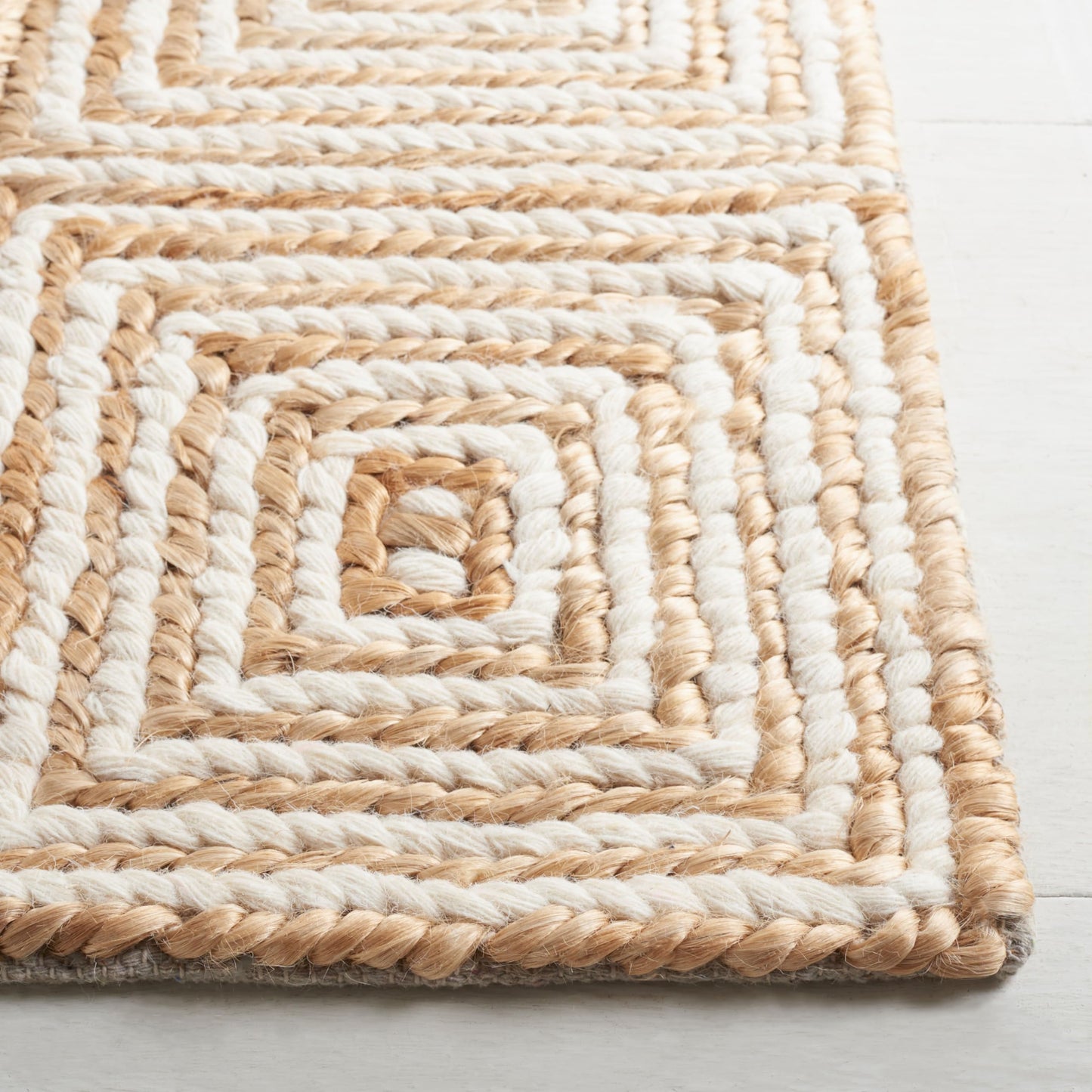 SAFAVIEH Natural Fiber Collection Area Rug - 4' x 6', Natural & Ivory, Handmade Jute & Wool, Ideal for The Living Room, Bedroom, Dining Room (NF516A-4)