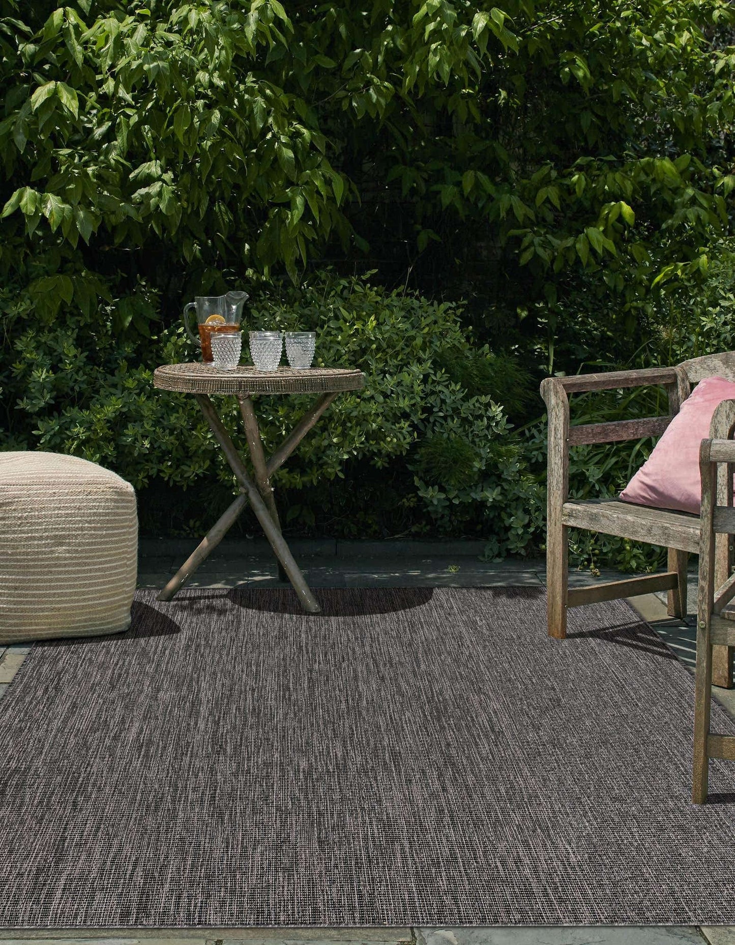 Unique Loom Outdoor Solid Collection Area Rug (5' 3" x 7' 1" Rectangle Black/Ivory)