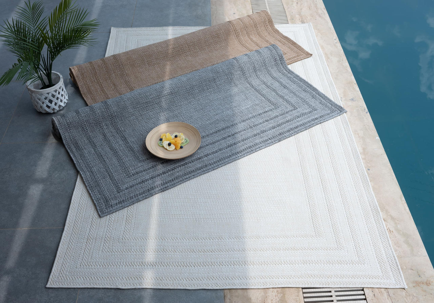 RUGGERRUGS Berry Easy Jute Indoor Outdoor Rug, 5x7 Neutral Bordered Jute Look, Weather Resistant, Easy Care, Lightweight Outdoor Farmhouse Carpet for Patio, Porch, Living Room (5' x 7', Gray)
