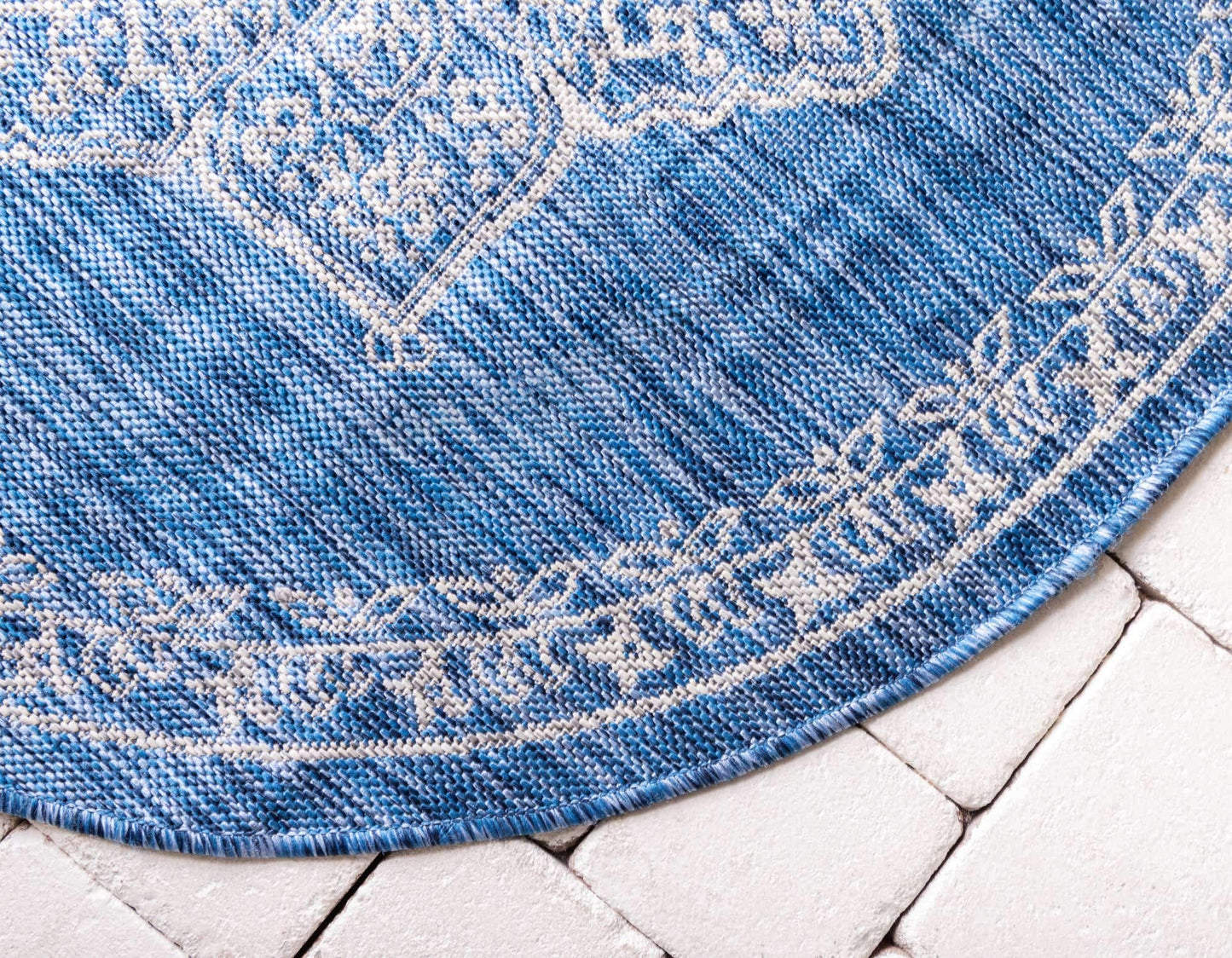 Unique Loom Outdoor Traditional Collection Area Rug - Antique (4' 1" Round, Blue/ Gray)