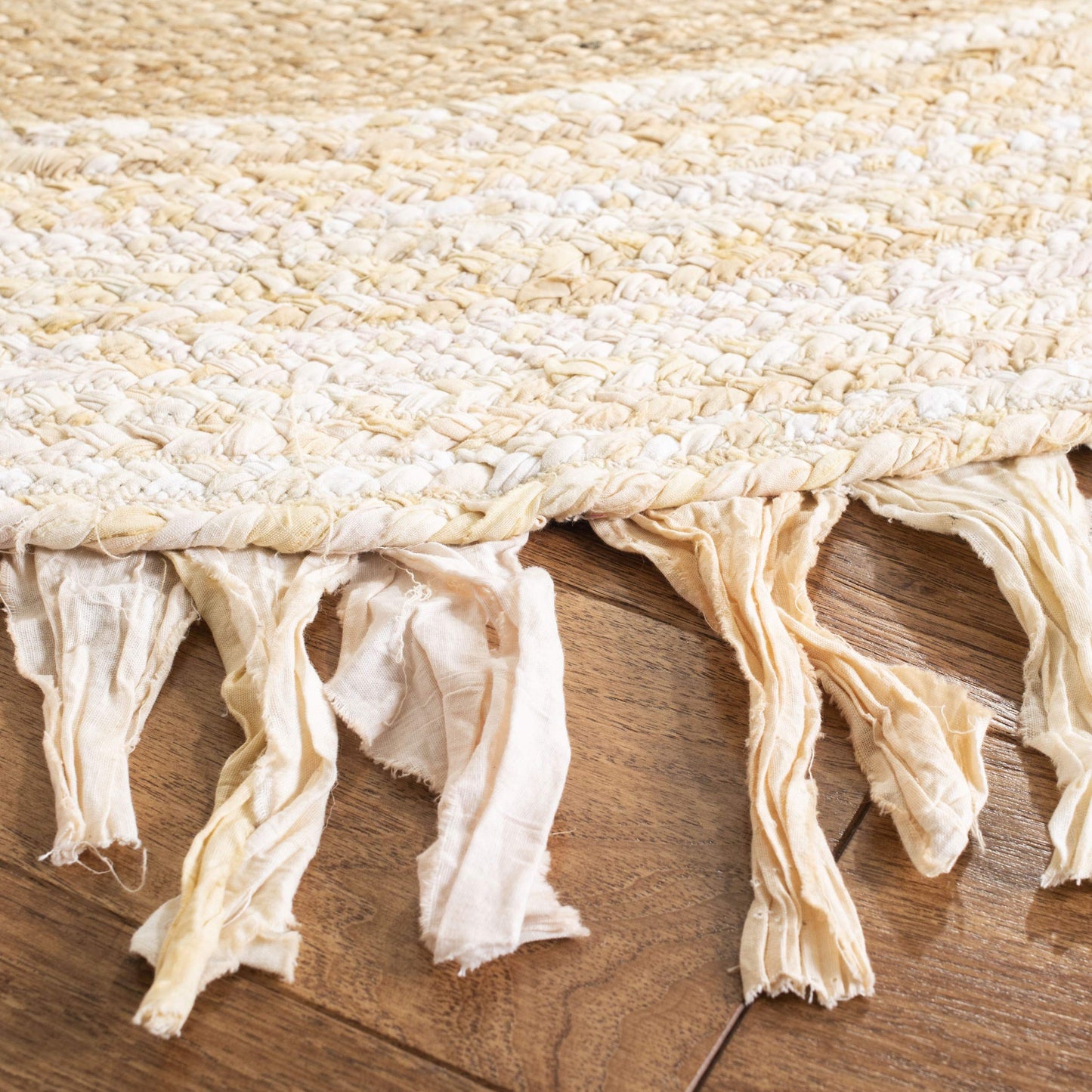 SAFAVIEH Cape Cod Collection Area Rug - 6' Round, Beige & Natural, Handmade Boho Fringe Jute & Cotton, Ideal for High Traffic Areas in Living Room, Bedroom (CAP701B)