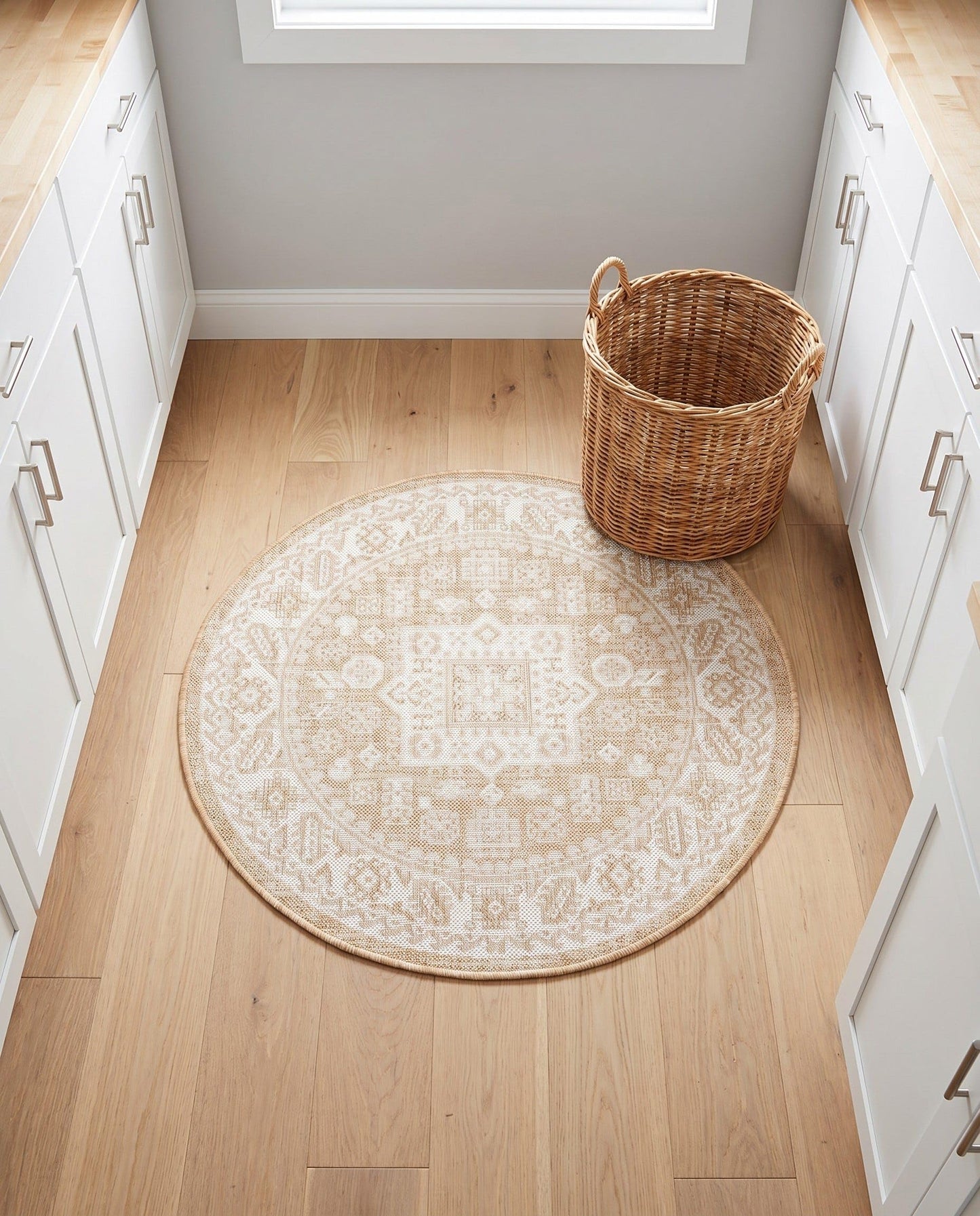 Rugs.com - Outdoor Aztec Rug – 3 Ft Round Natural Indoor/Outdoor Rug – Flatweave Area Rug for Patios, Decks, and Porches
