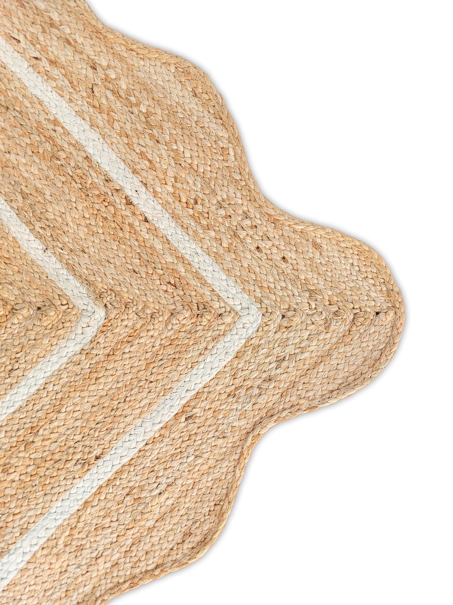 Weaving Village Wave Scalloped Natural Jute Runner, Off White (5'x7')