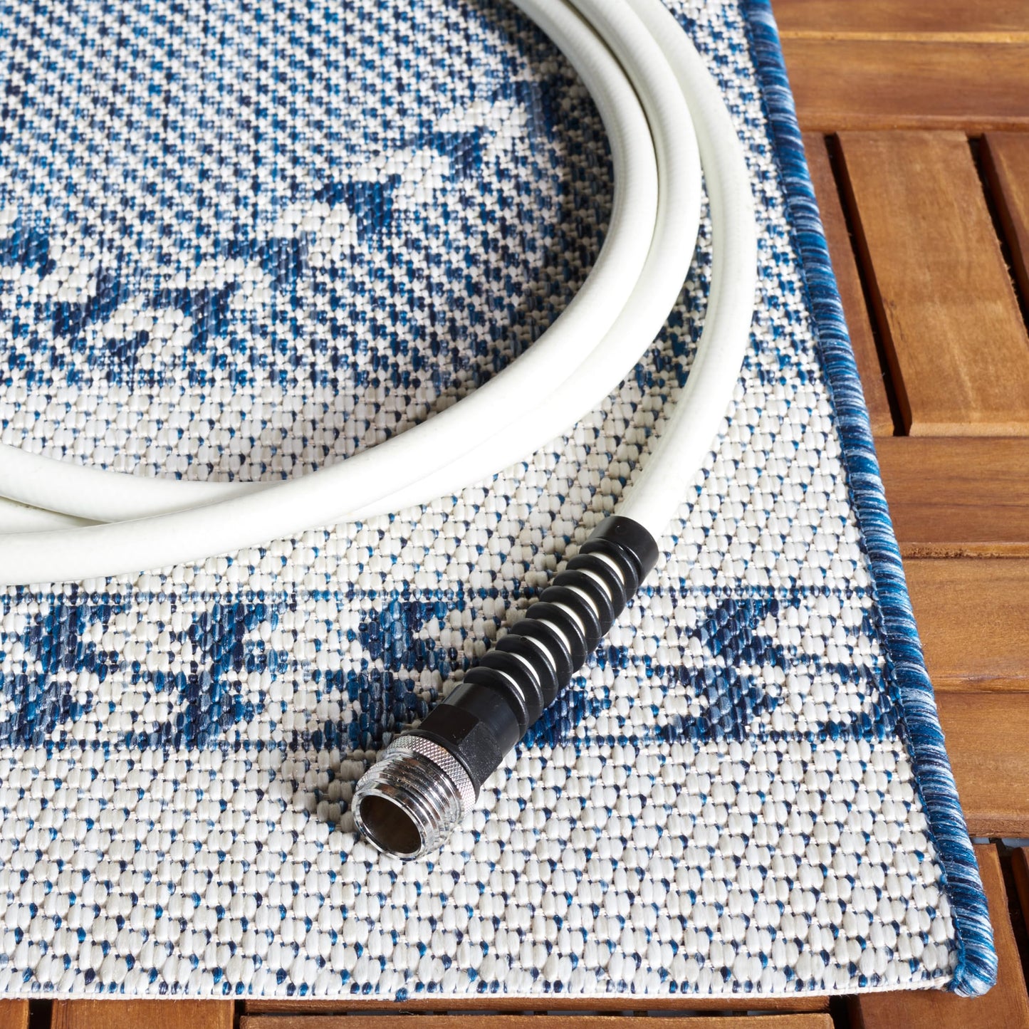 SAFAVIEH Washable Rug Outdoor Courtyard Collection - 9' x 12', Navy & Ivory, Non-Shedding & Easy Cleaning, Ideal for Patio, Backyard, Mudroom (CY8234-534)