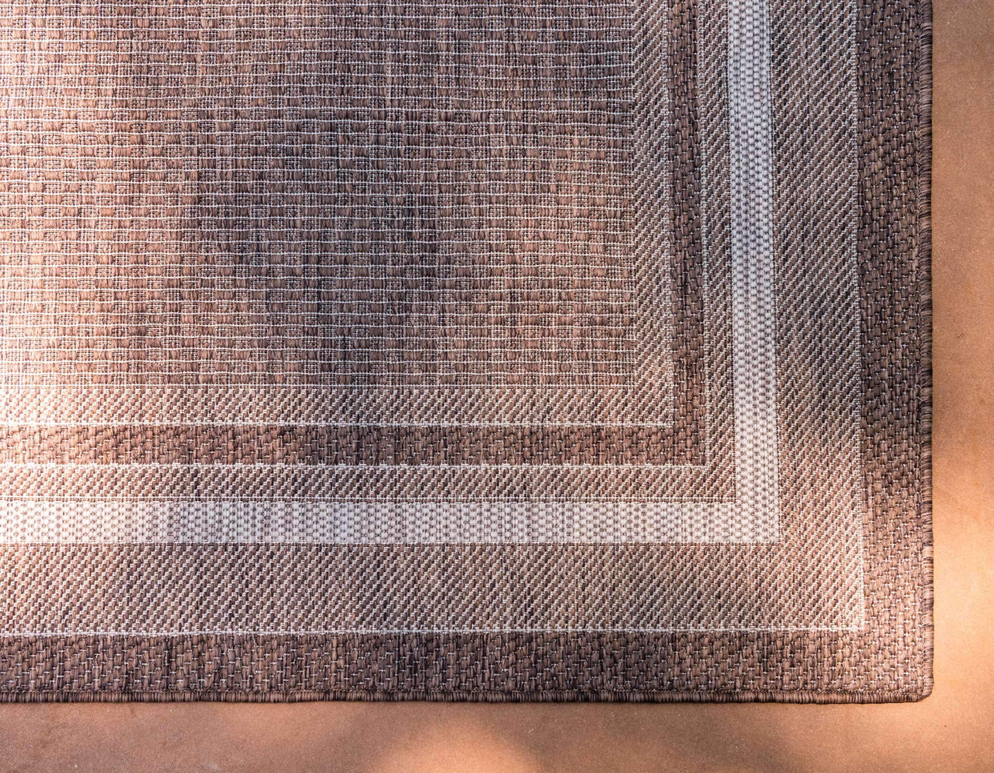 Unique Loom Outdoor Border Collection Area Rug - Soft Border (4' 1" x 6' 1" Rectangle, Brown/ Ivory)