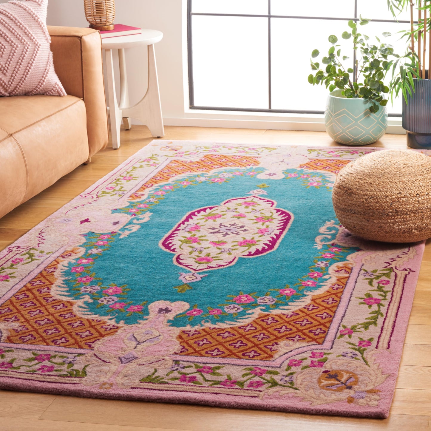 SAFAVIEH Bellagio Collection Area Rug - 5' x 8', Blue & Pink, Handmade Medallion Wool, Ideal for High Traffic Areas in Living Room, Bedroom (BLG535M)